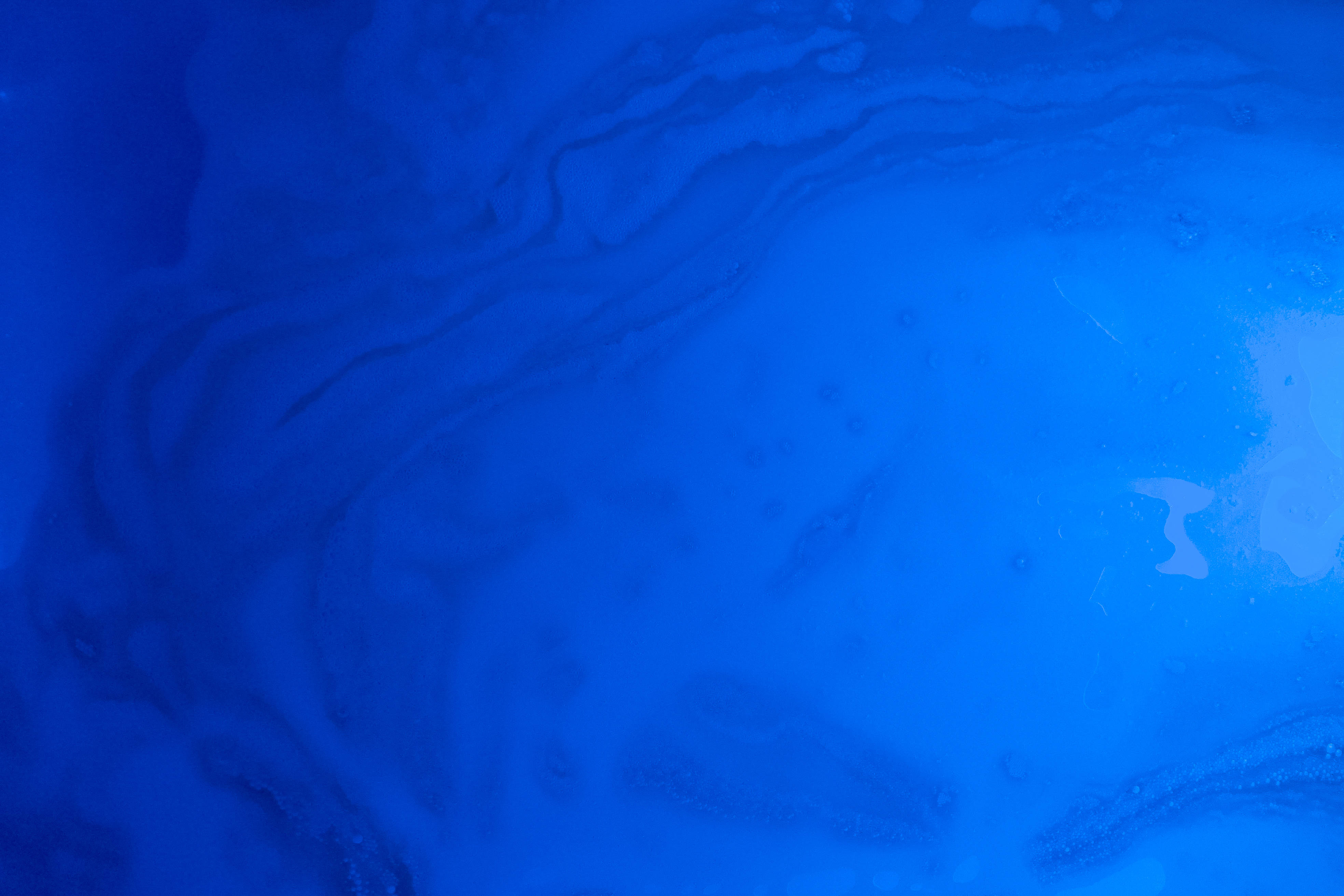 blue fluid painting, deep blue, light blue, 4K Desktop Wallpaper