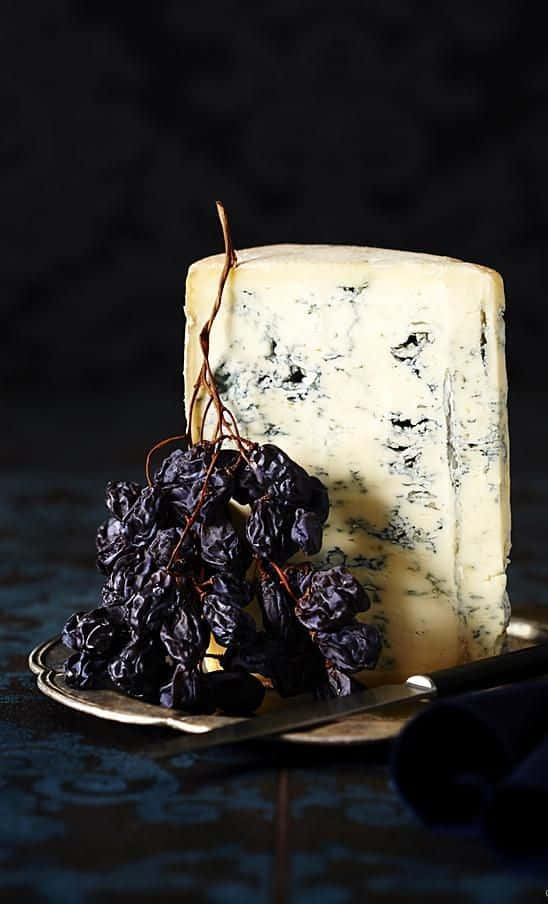 blue cheese, dark veining, dried grapes, SD Phone Wallpaper
