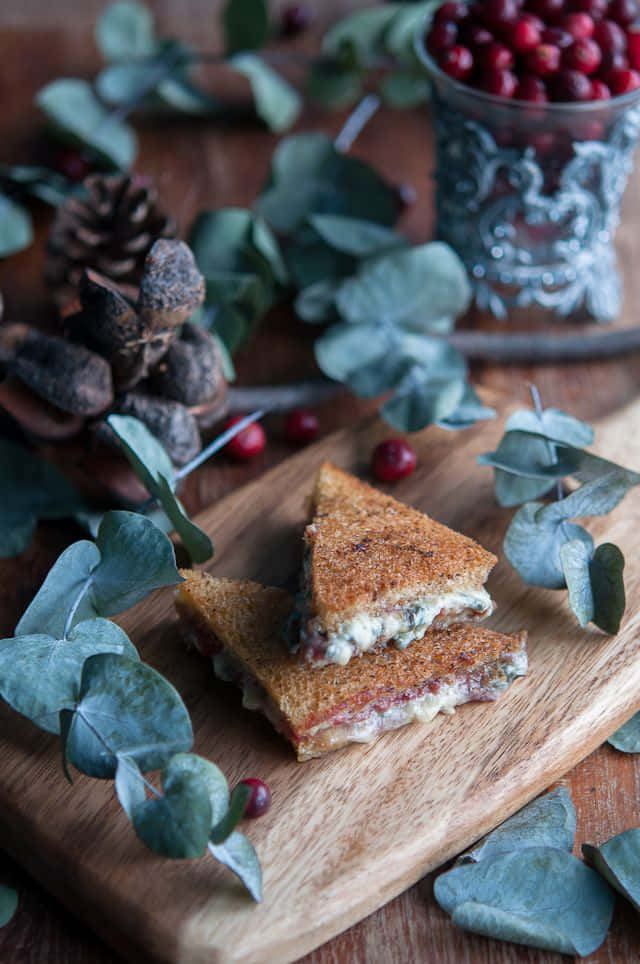 Blue Cheese, toasted sandwich, wooden board, SD Phone Wallpaper