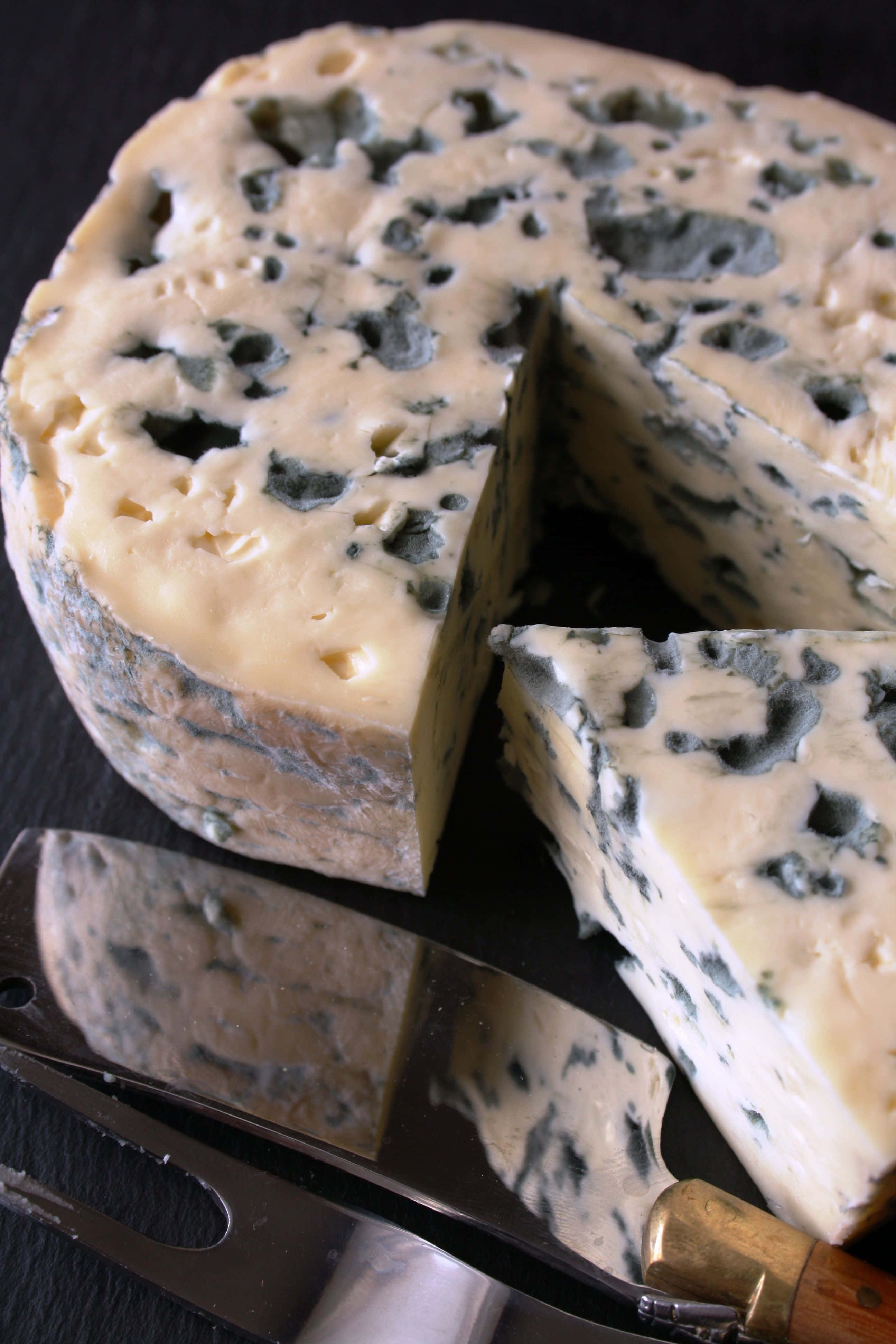 blue cheese, marbled blue veins, cut wedge, 4K Phone Wallpaper