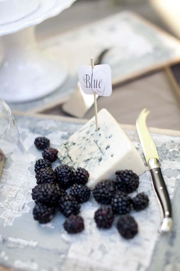 Blue Cheese, blackberries, cheese knife, SD Phone Wallpaper