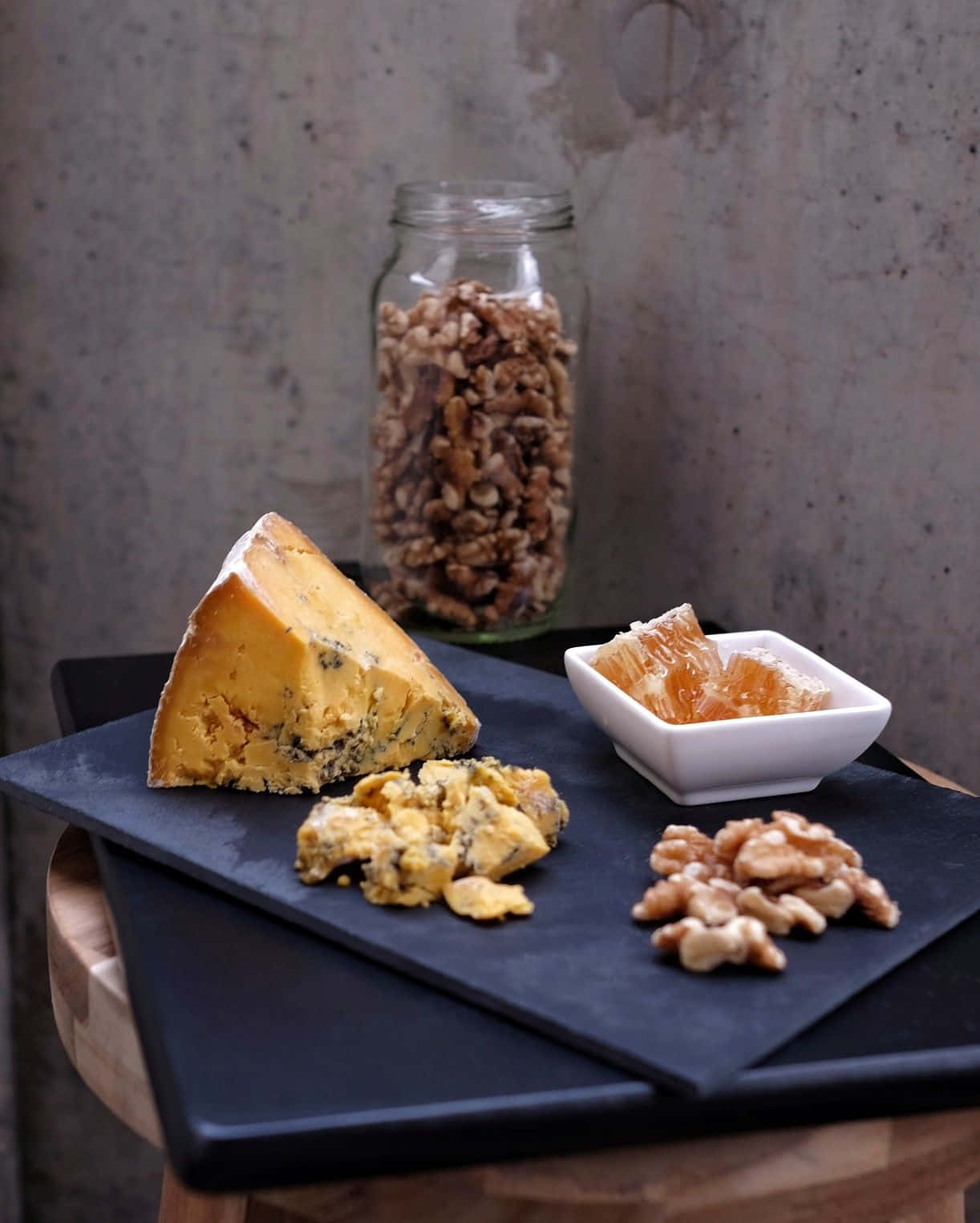 blue cheese, black slate, walnuts, HD Phone Wallpaper