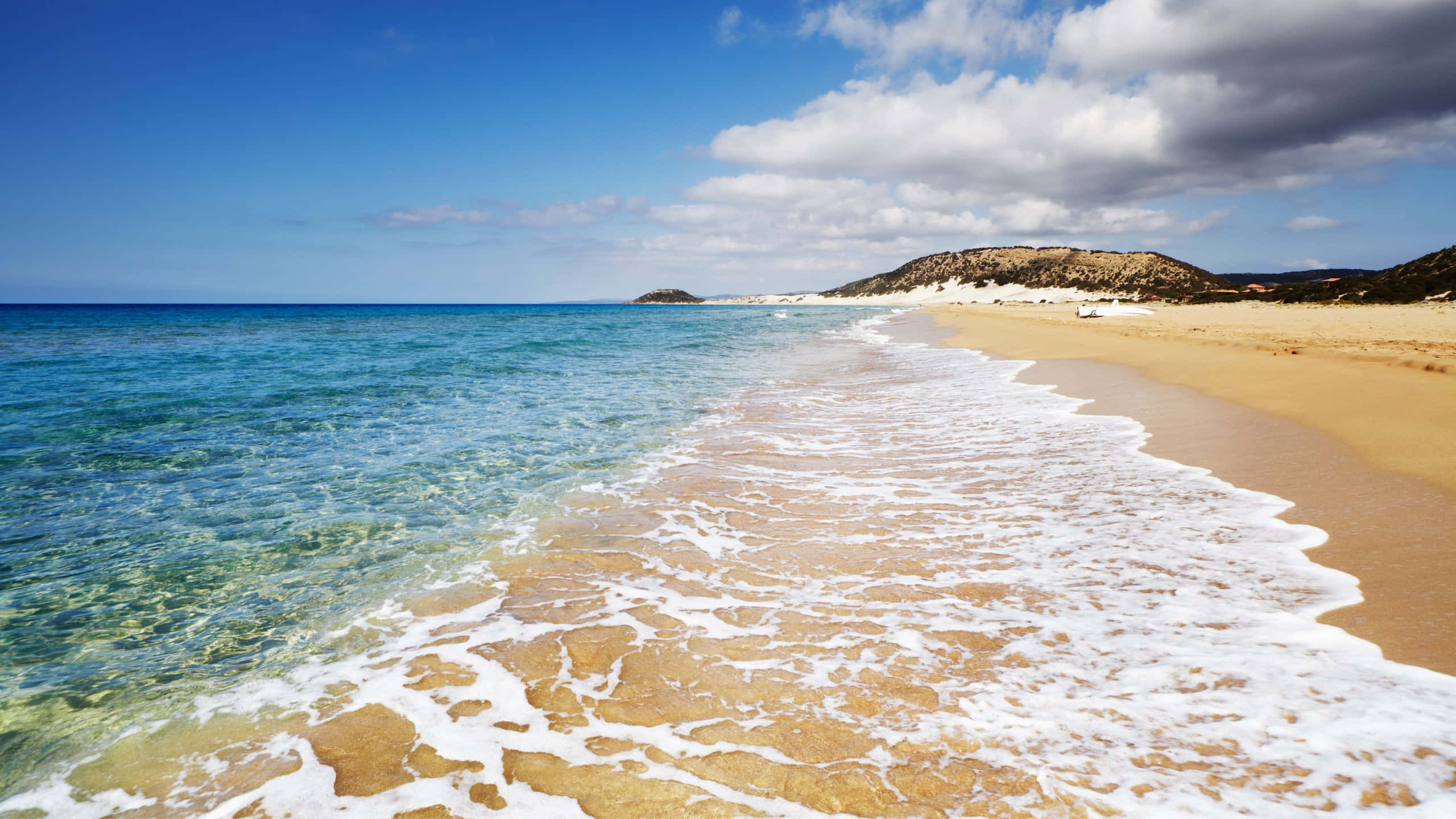 Blue Coastal, turquoise waves, golden sand, 2K Desktop Wallpaper