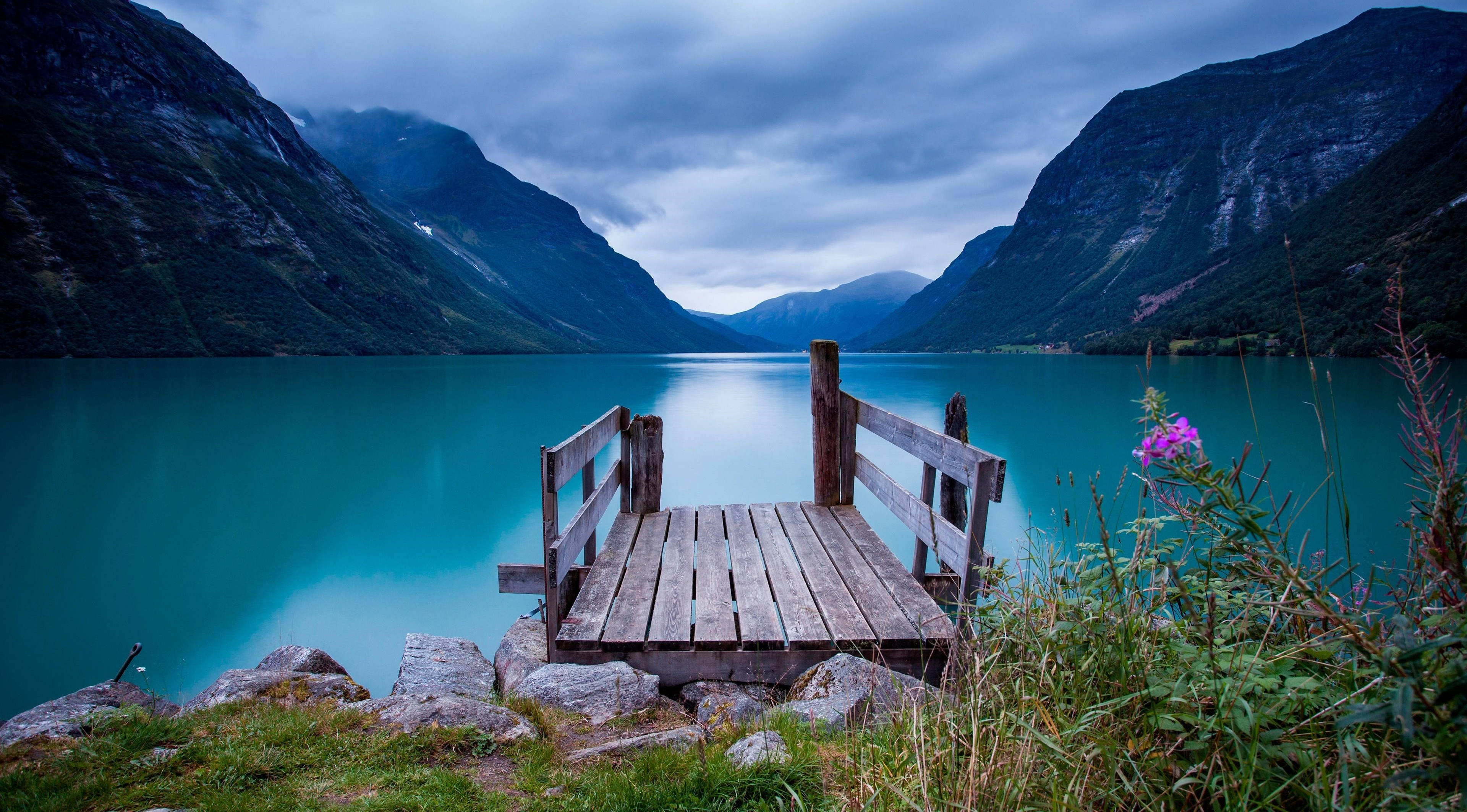 turquoise fjord, towering misty mountains, cloudy sky, 4K Desktop Wallpaper