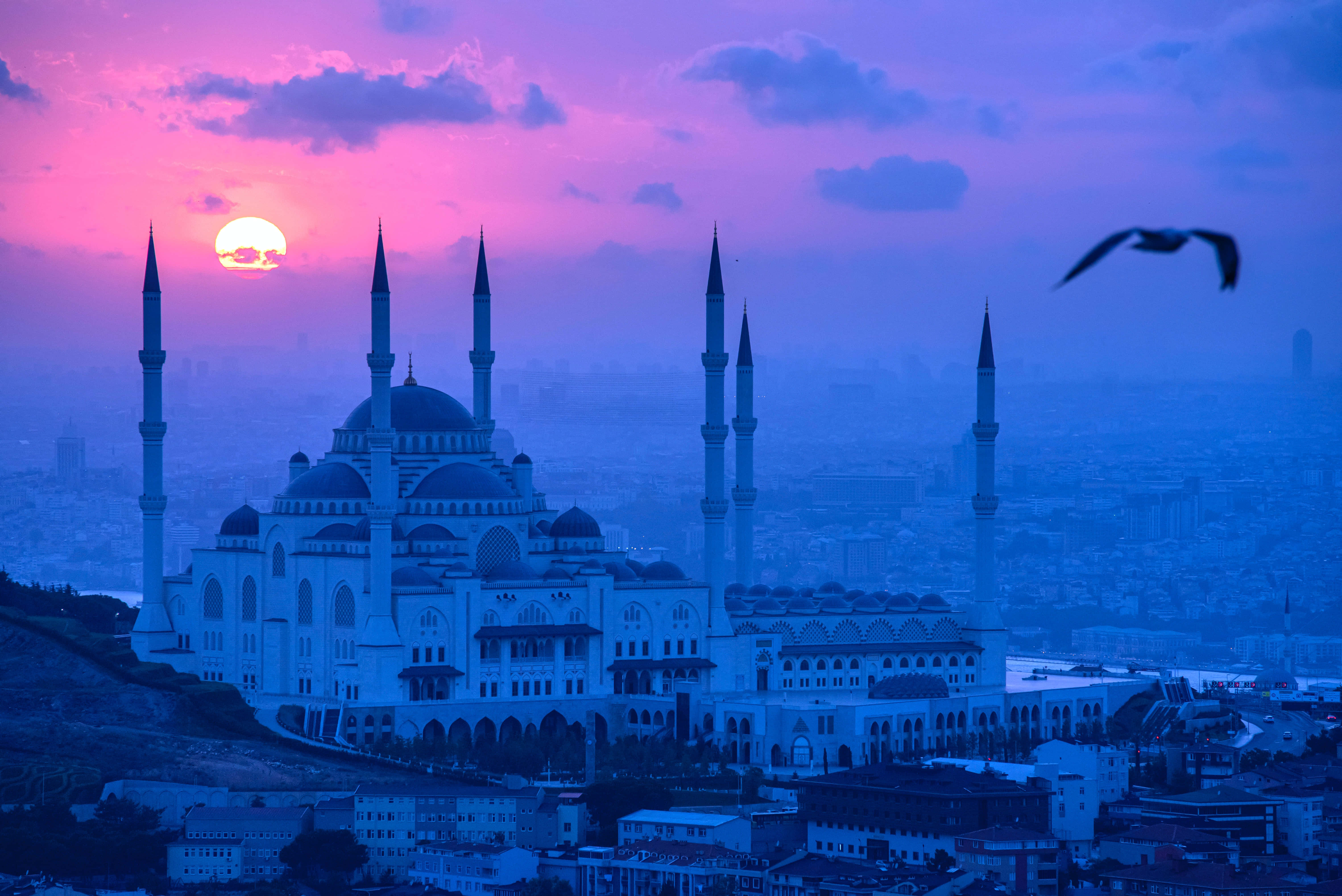 Blue Mosque, pink and purple sunset sky, minarets, 5K Desktop Wallpaper