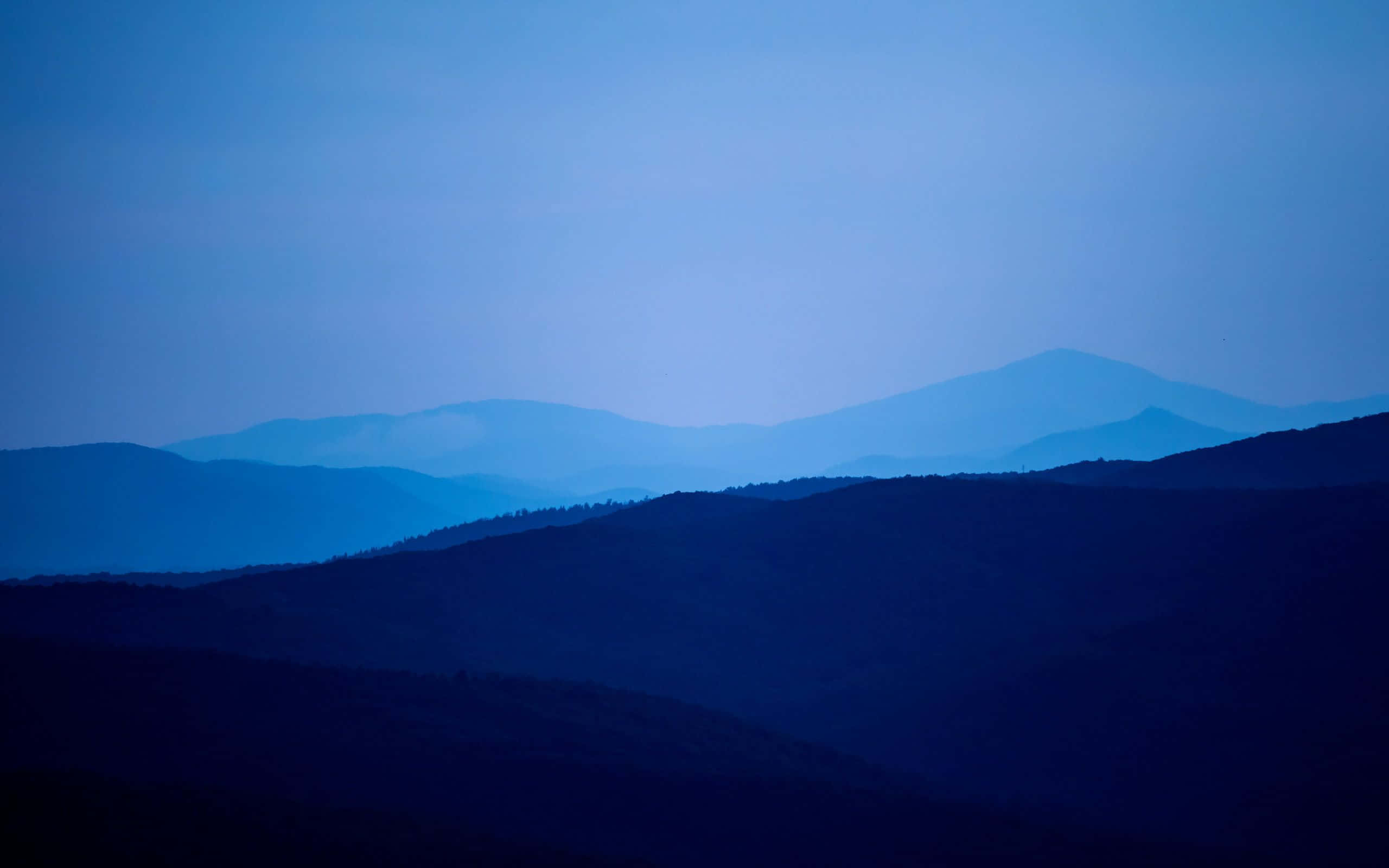 minimalist mountain, blue-themed, mountain ridges, 2K Desktop Wallpaper