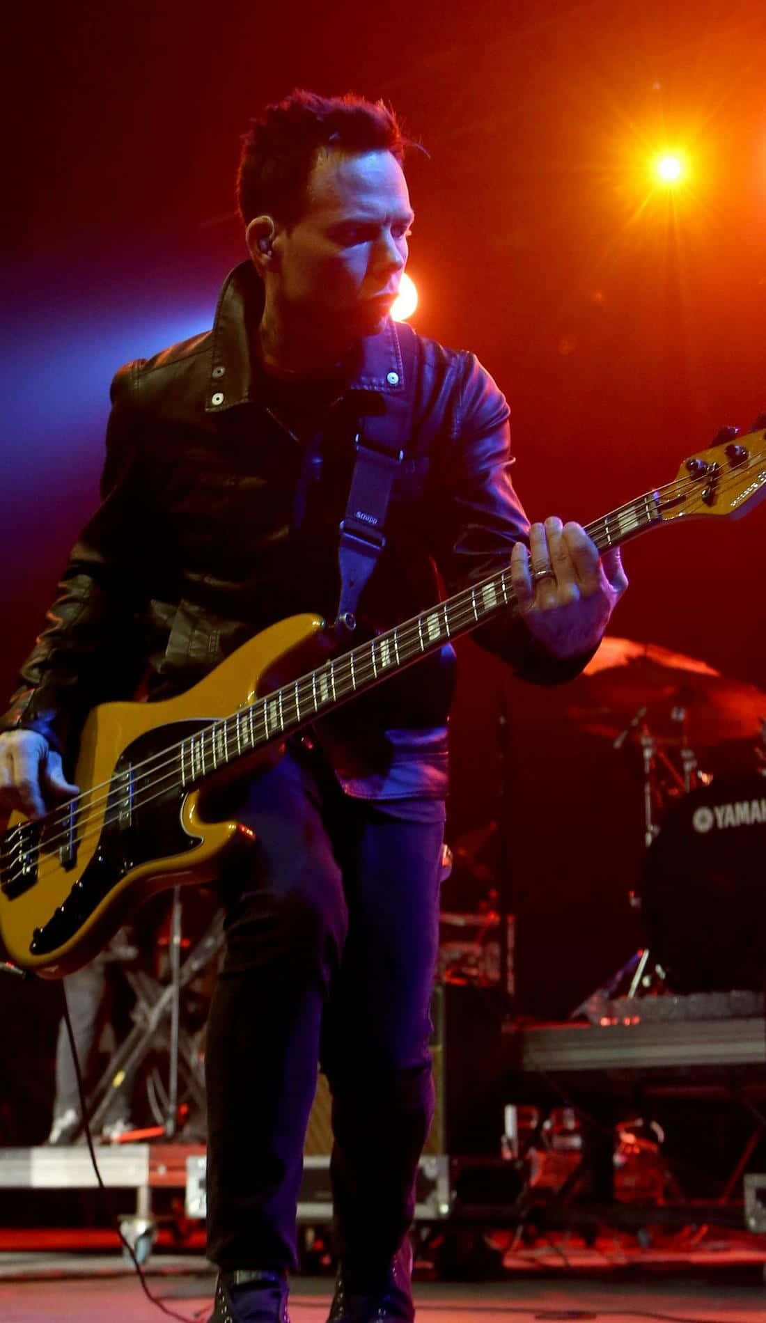 Blue October, sunburst bass guitar, black leather jacket, HD Phone Wallpaper