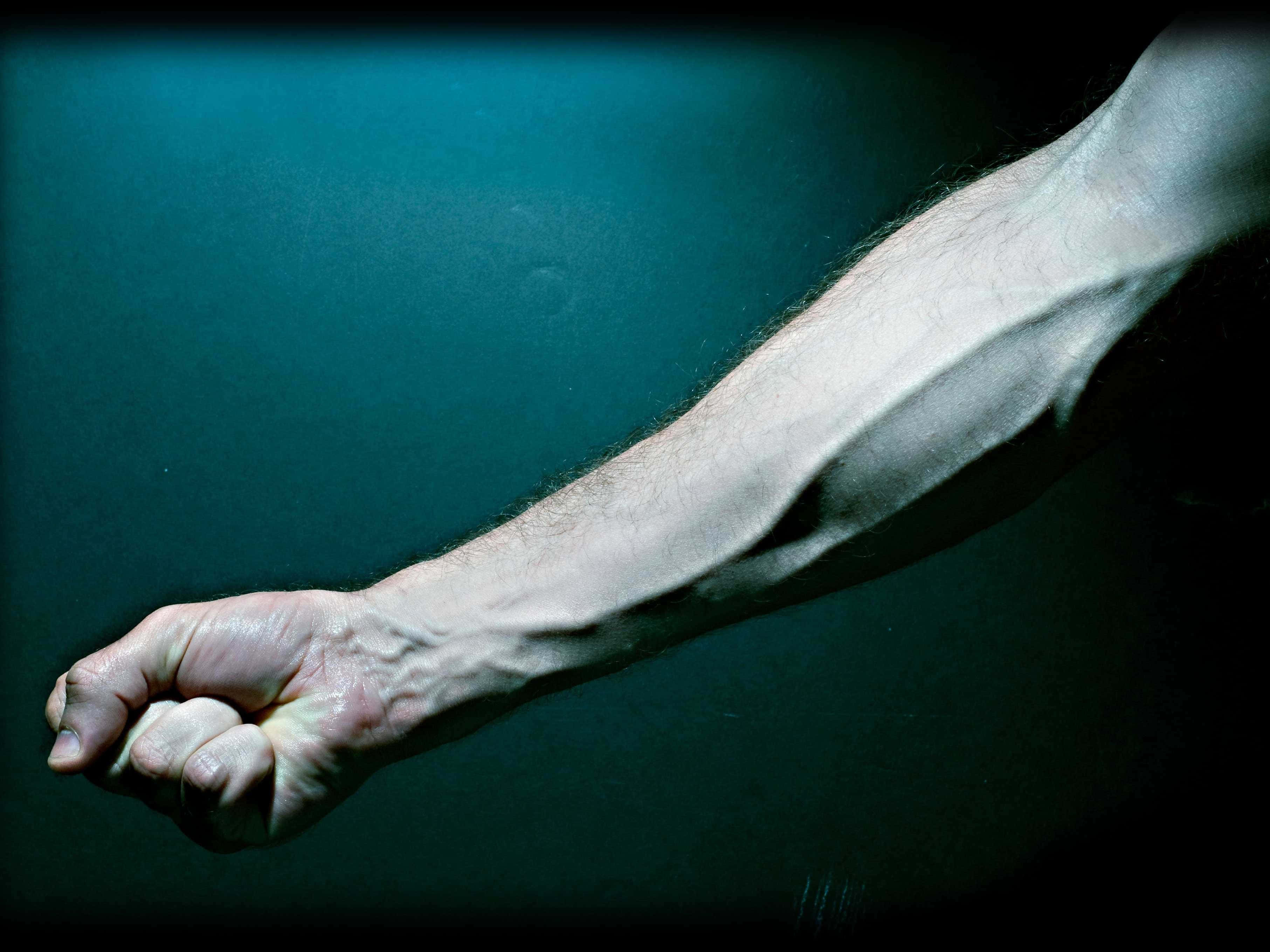 Blue Veins, deep teal, darkness, 2K Desktop Wallpaper