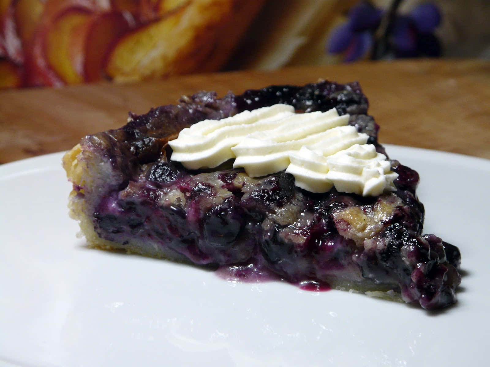 Blueberries Tart, juicy blueberry pie, whipped cream, HD Desktop Wallpaper