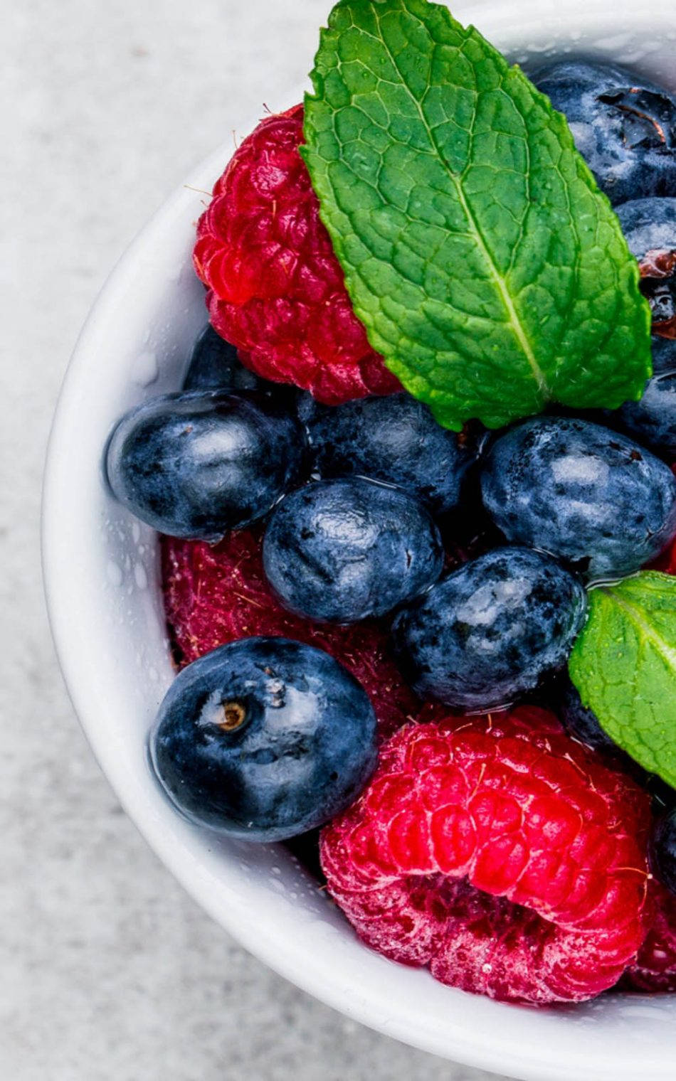 ceramic bowl, blueberries, raspberries, HD Phone Wallpaper