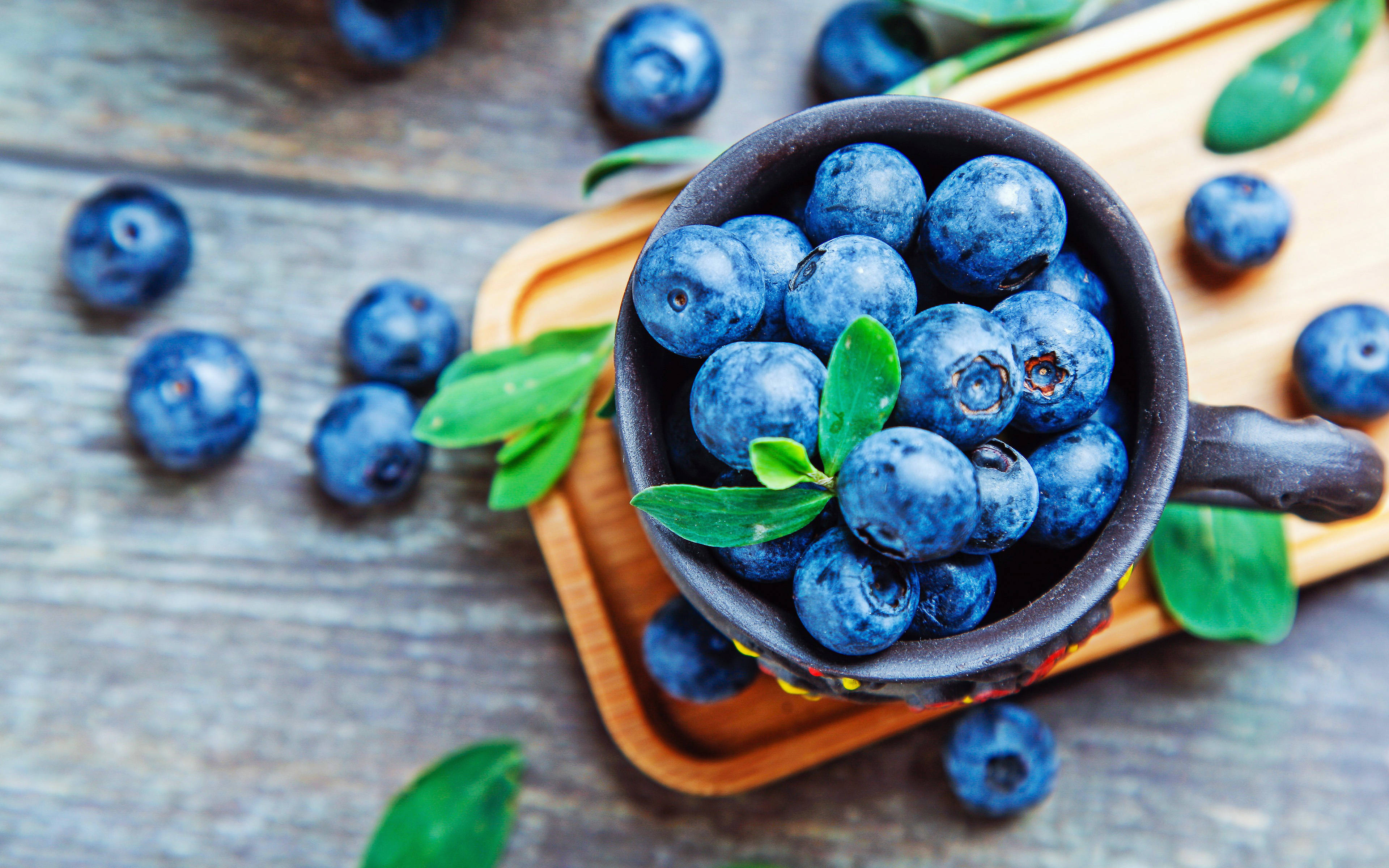 Blueberries Mug, wooden tray, weathered wooden surface, 4K Desktop Wallpaper