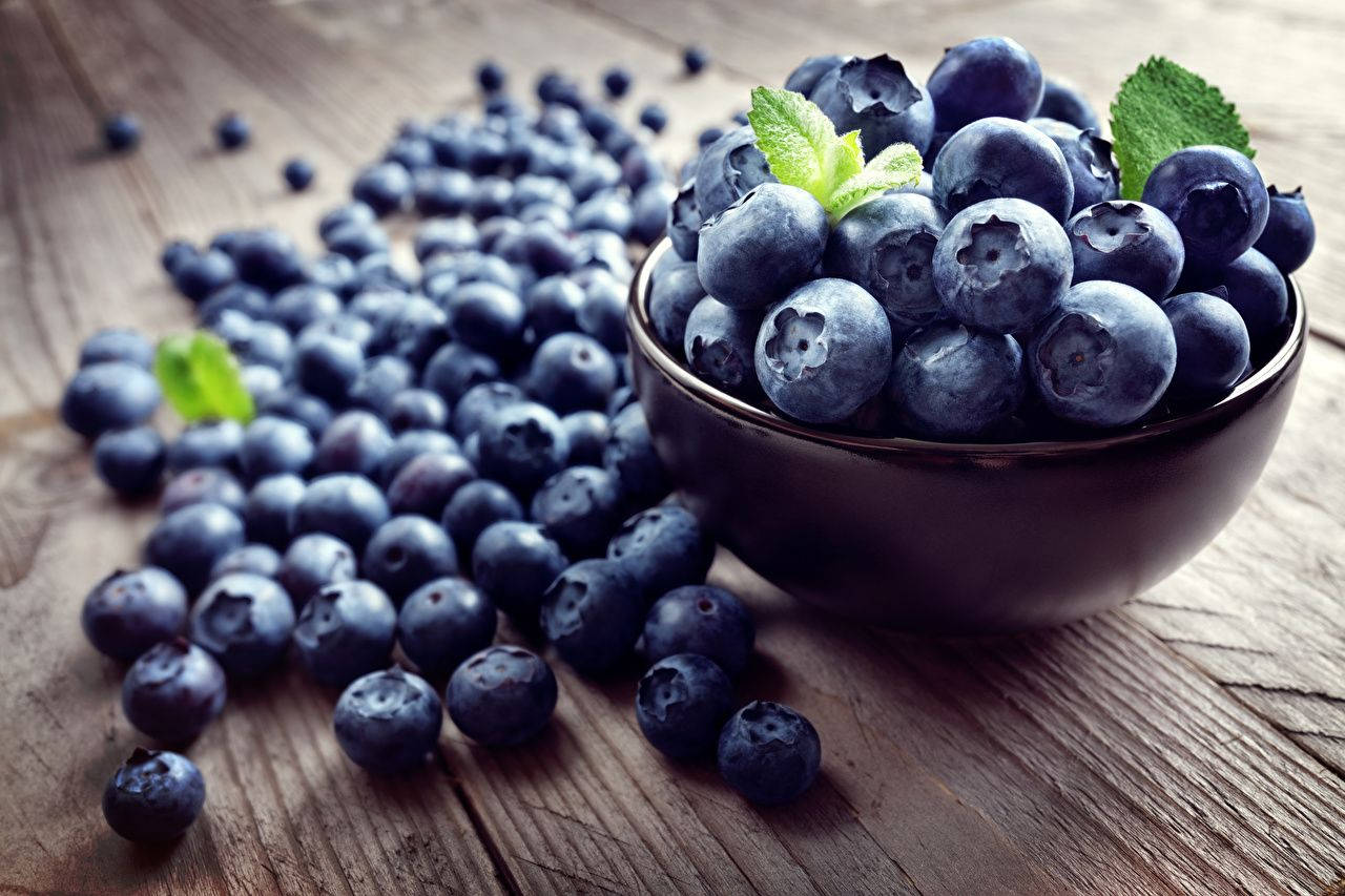 dark ceramic bowl, plump blueberries, fresh mint leaves, HD Desktop Wallpaper