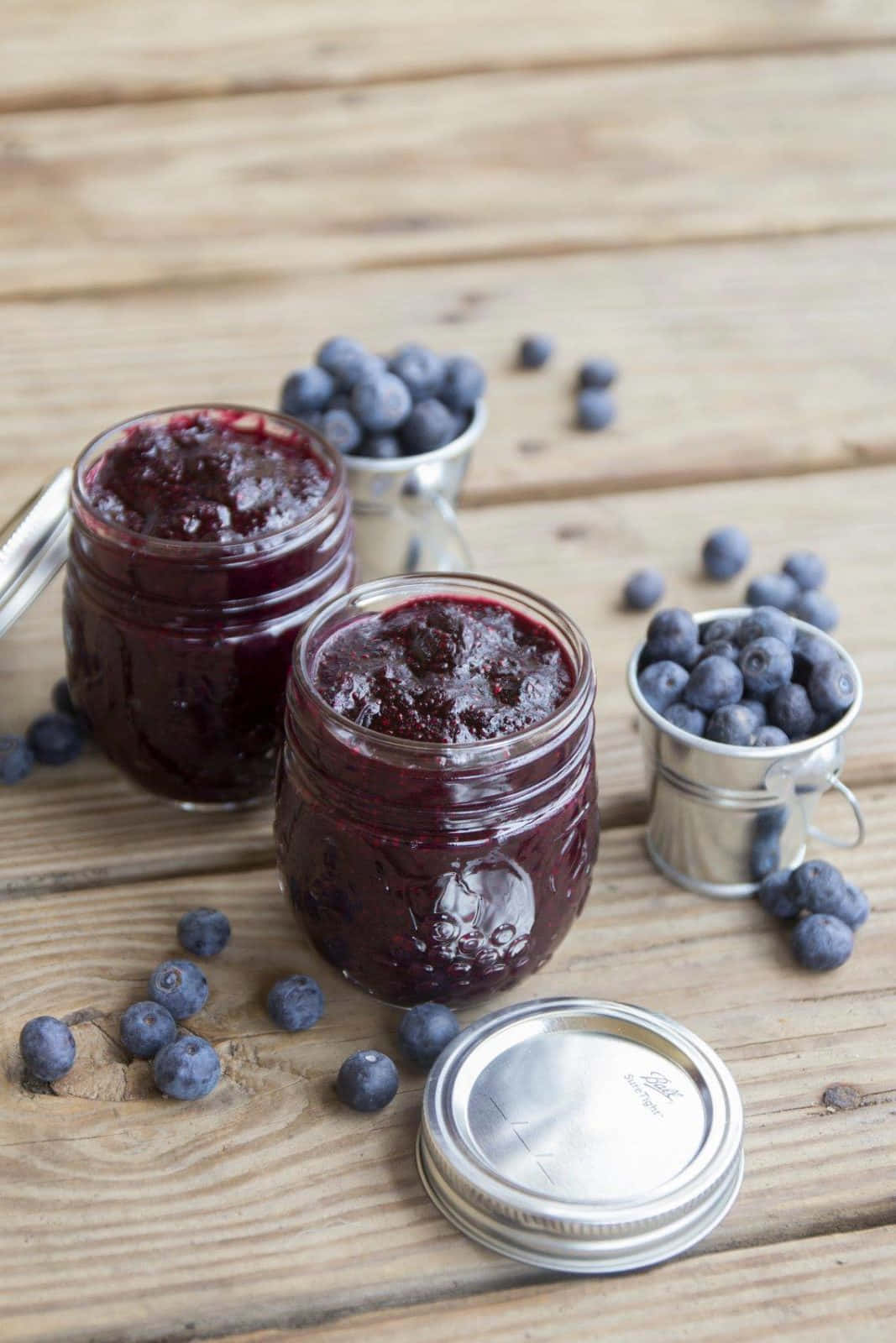 blueberry jam, glass jars, rustic wooden table, HD Phone Wallpaper