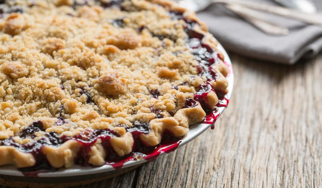 blueberry pie, golden crumble-topped, blueberry pie oozing juice, SD Desktop Wallpaper