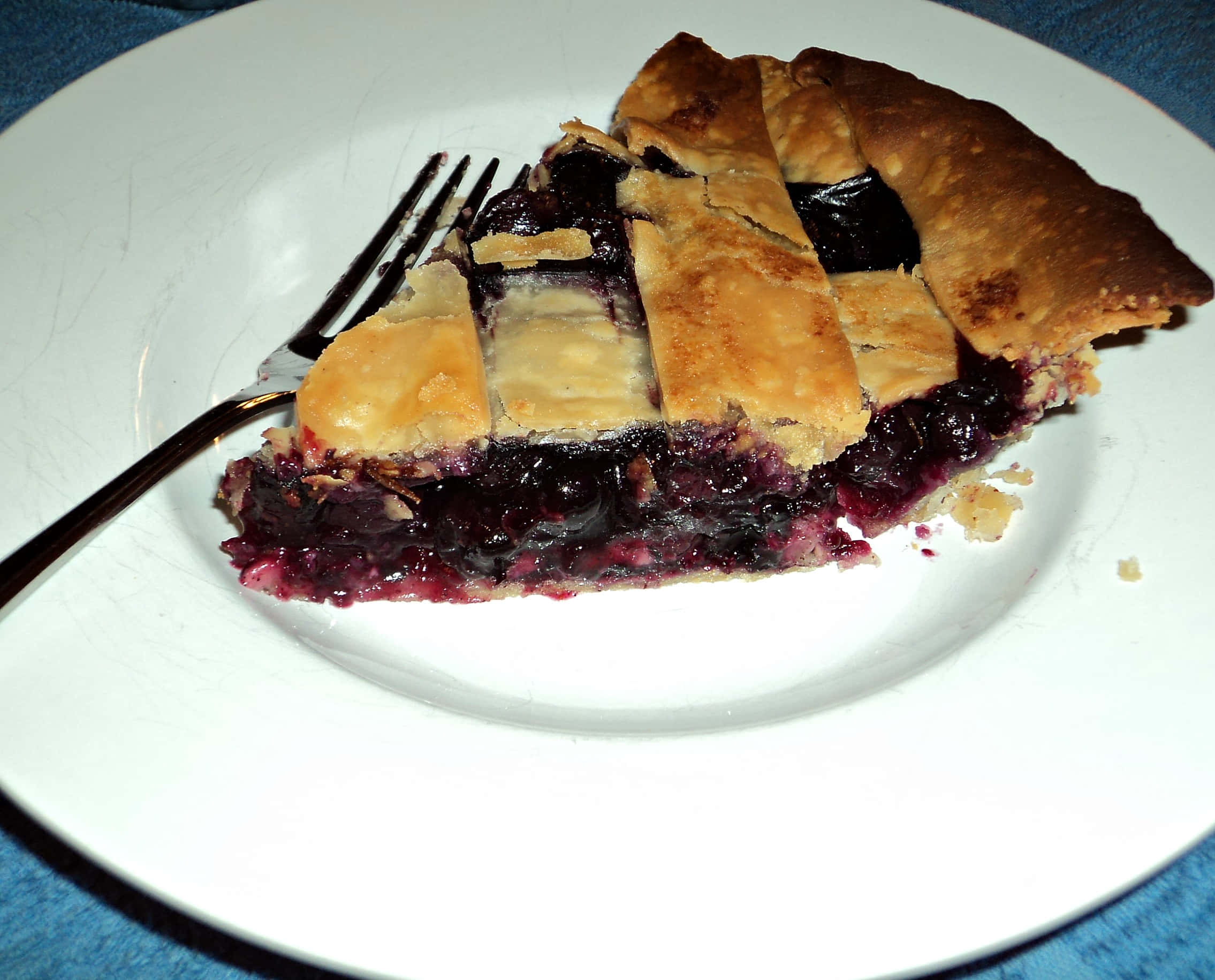 blueberry pie, golden lattice-topped, juicy filling, Full HD Desktop Wallpaper