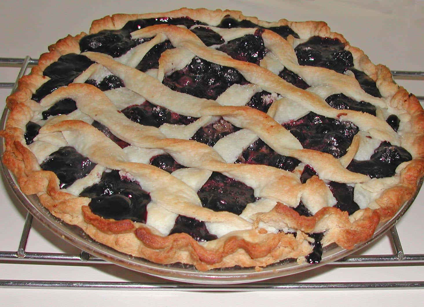 blueberry pie, golden lattice-topped, juicy fruit, HD Desktop Wallpaper
