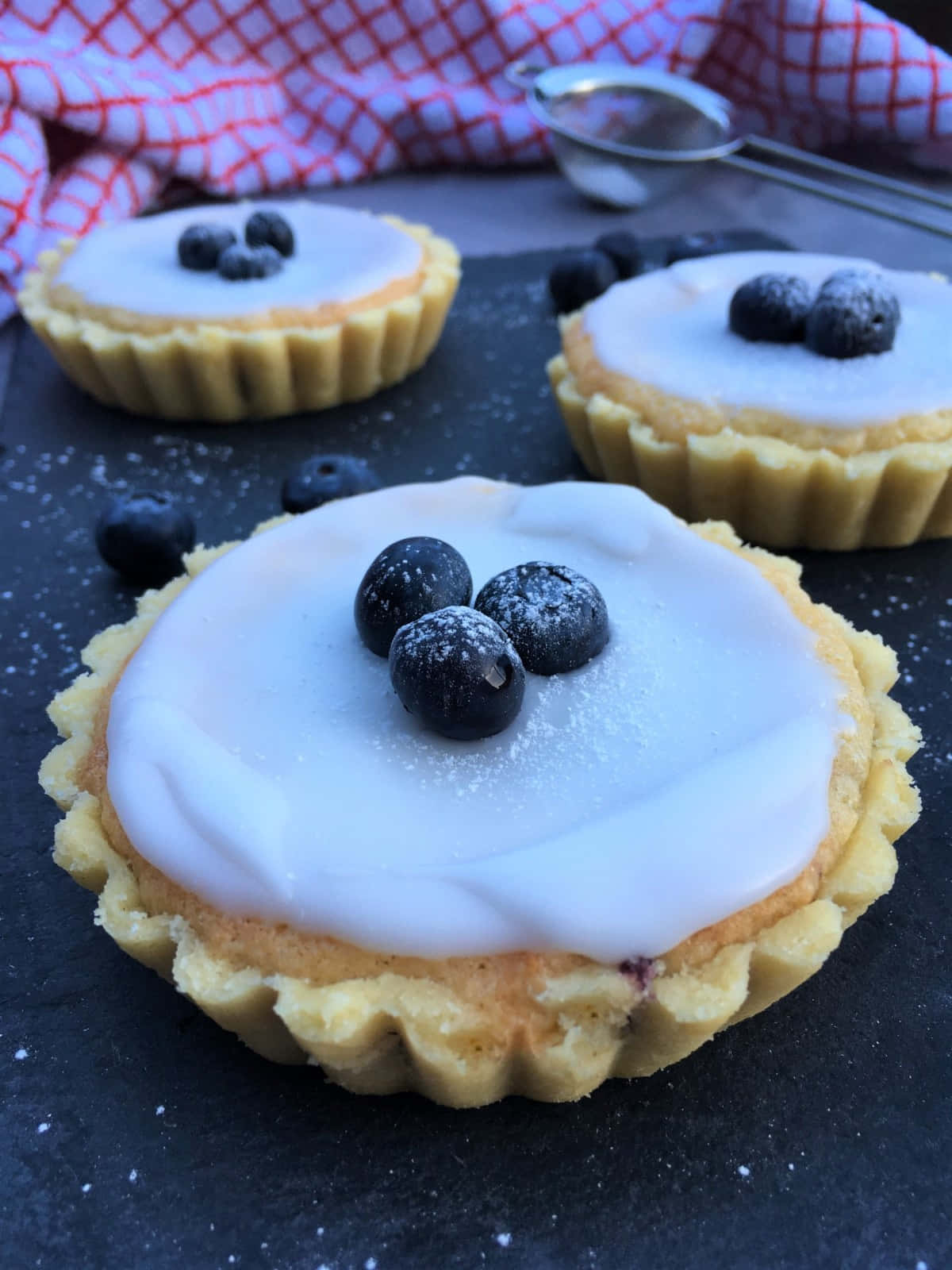 blueberry tart, white glaze, powdered sugar, HD Phone Wallpaper