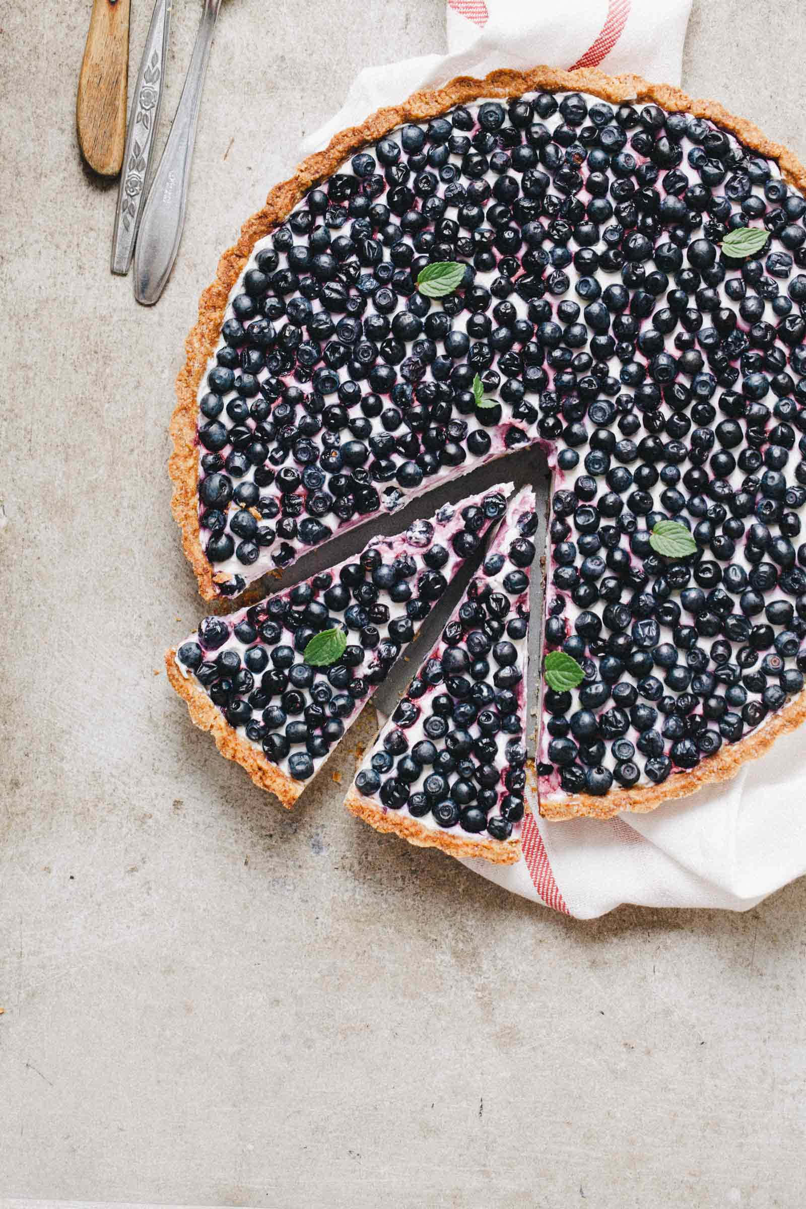 blueberry tart, linen cloth, vintage cutlery, Full HD Phone Wallpaper