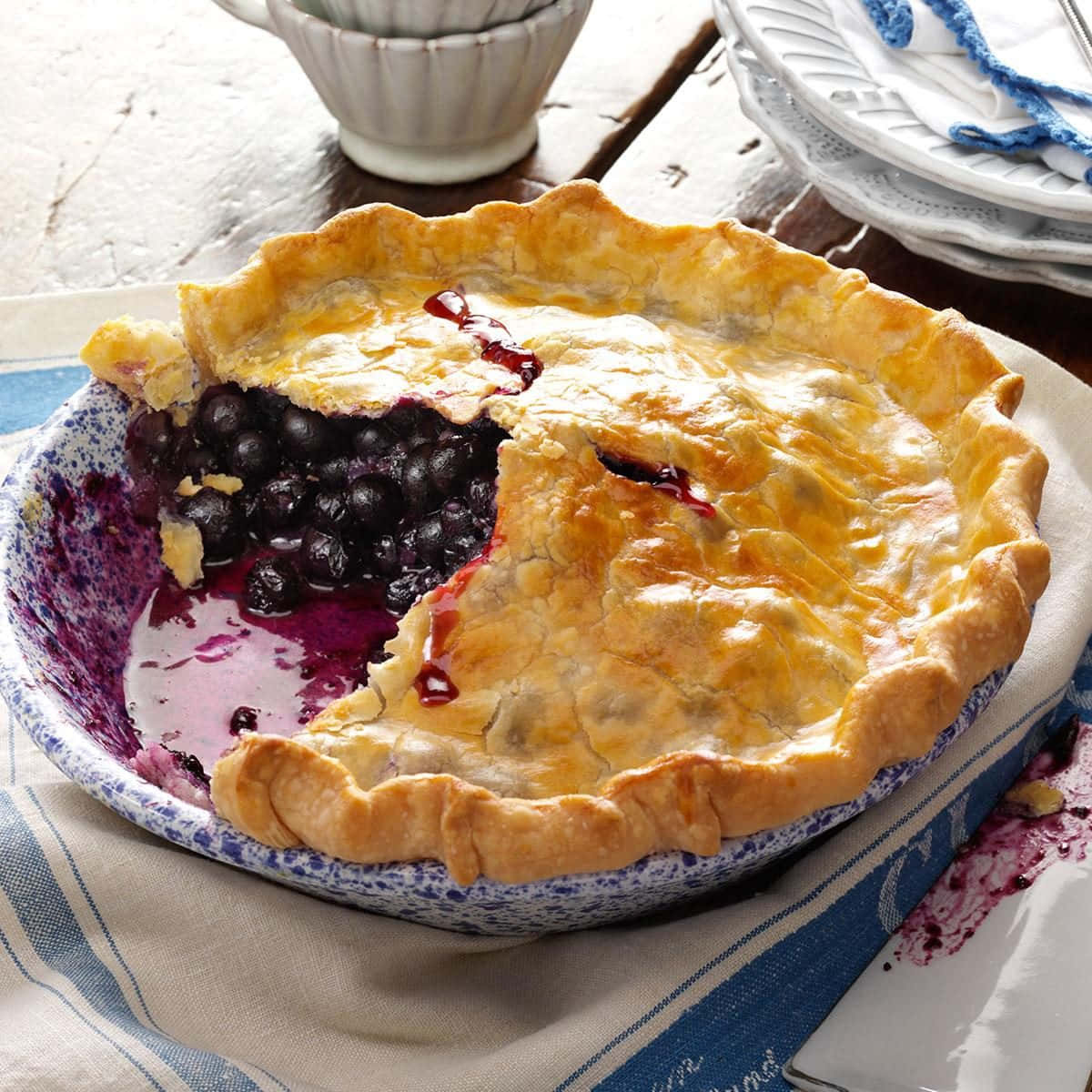 blueberry pie, golden-brown, flaky crust, SD Desktop Wallpaper