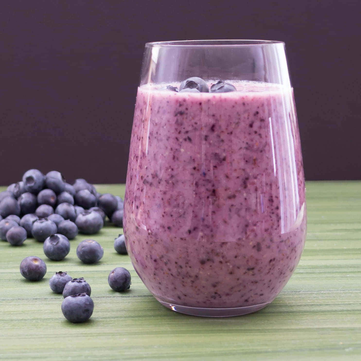 Blueberry Smoothie, vibrant purple blueberry smoothie, glass, HD Desktop Wallpaper