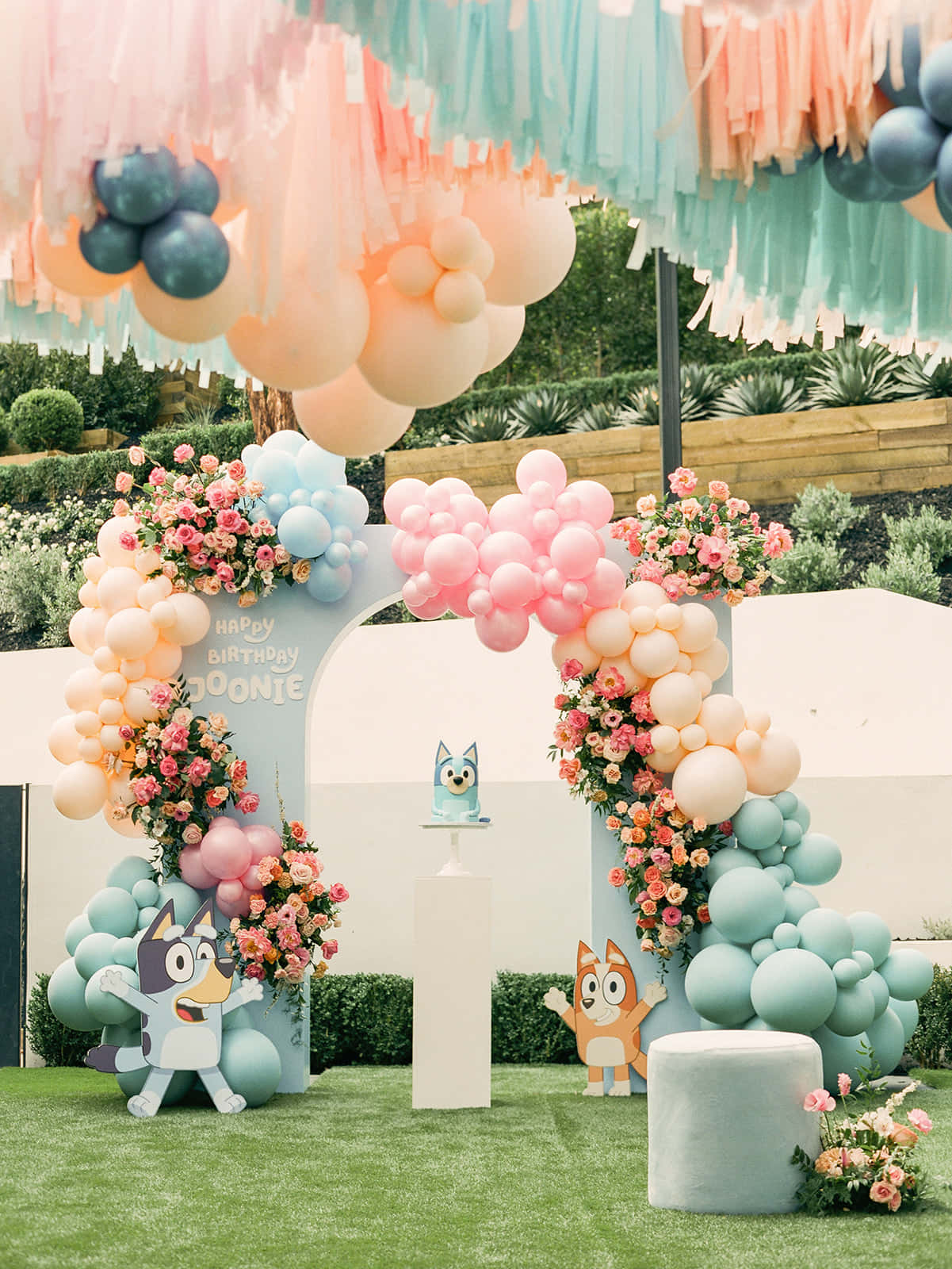 Bluey, pastel balloon arch, flowers, HD Phone Wallpaper