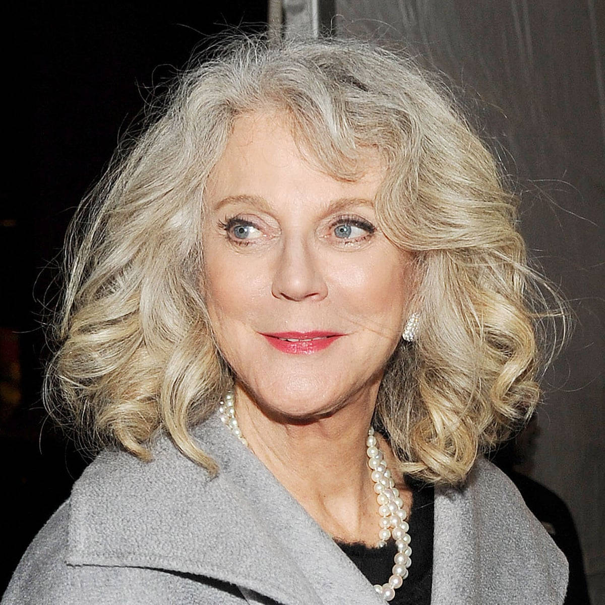 Blythe Danner, curly hair, silver wavy hair, SD Desktop Wallpaper