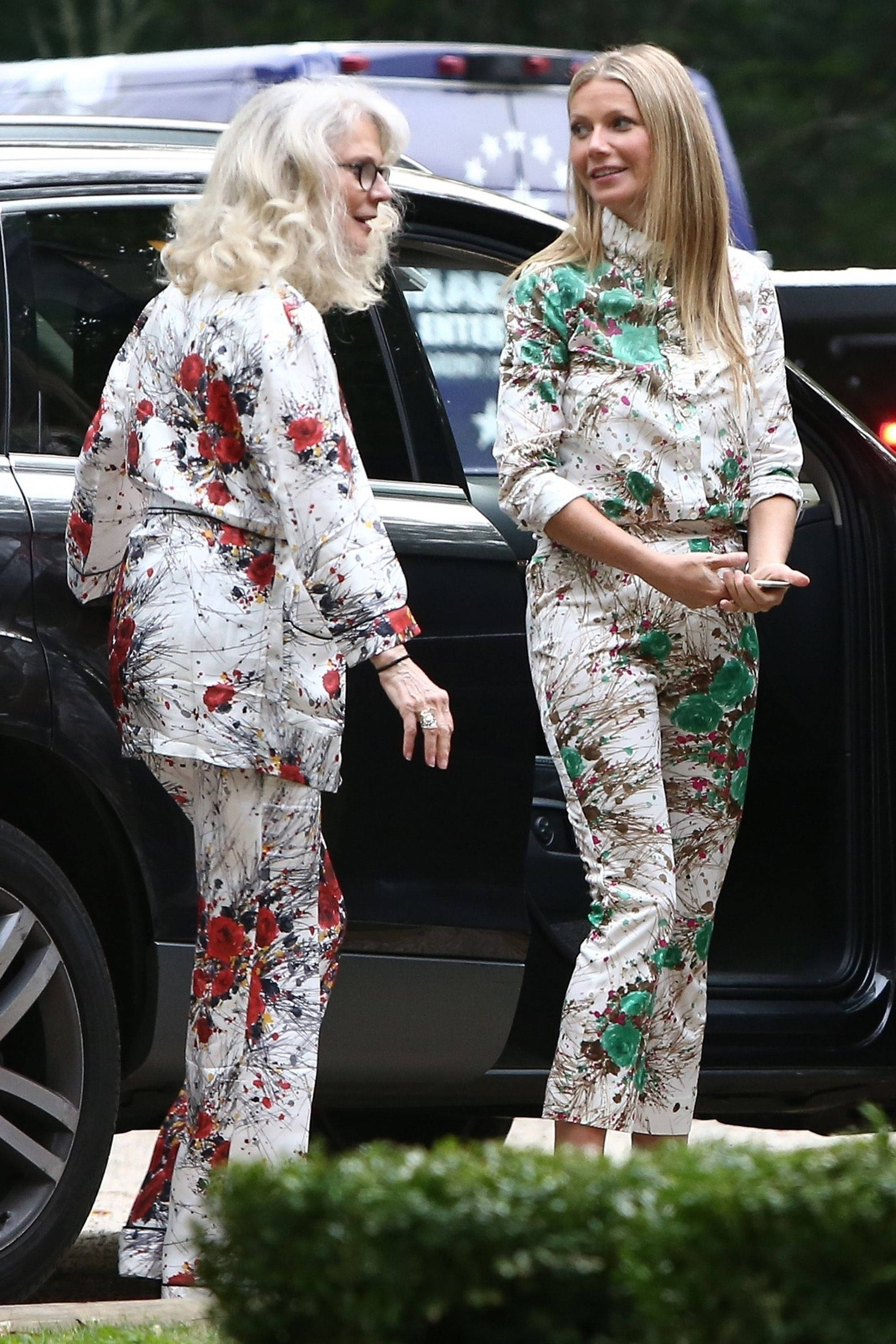 Blythe Danner, bold floral print suits, black car, 2K Phone Wallpaper