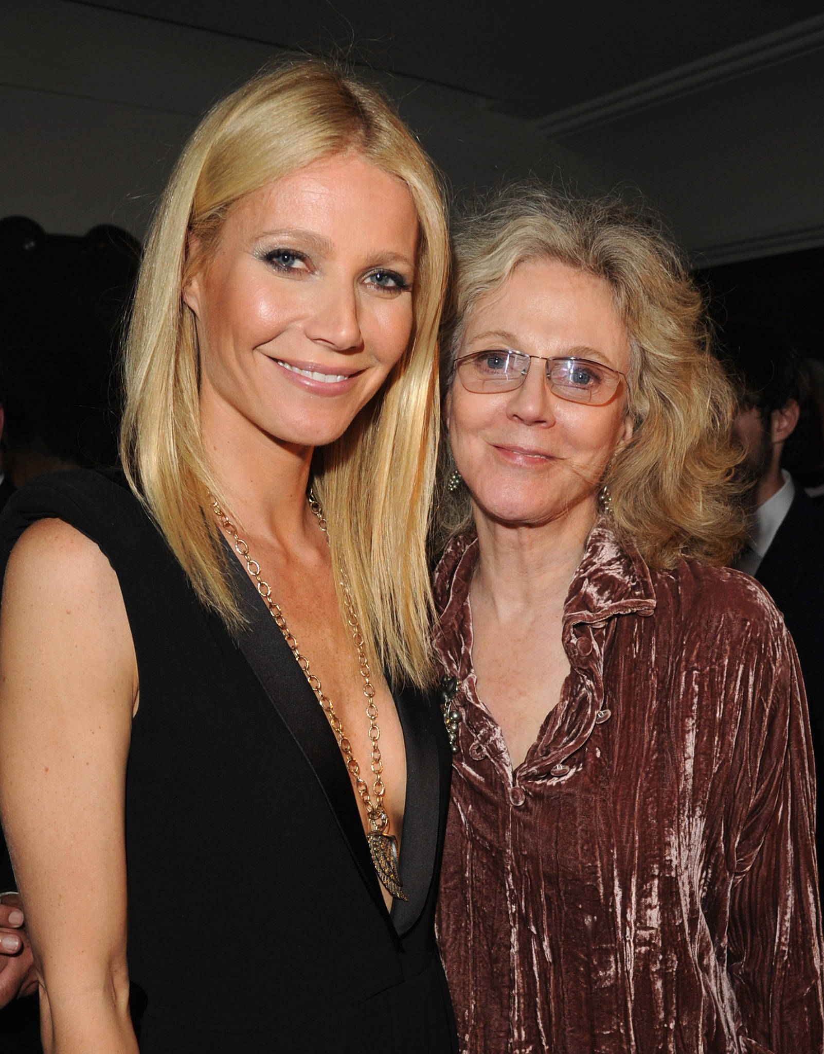 Blythe Danner, brown, black dress, Full HD Phone Wallpaper