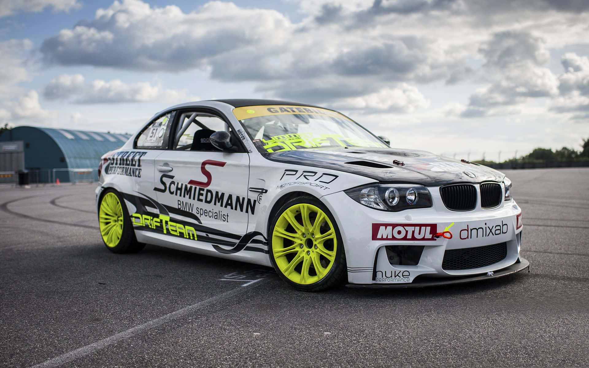 BMW 1 Series, white, neon yellow wheels, Full HD Desktop Wallpaper