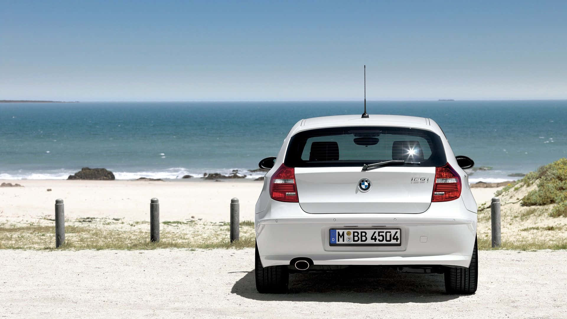 BMW 1 Series, white, gravel path, Full HD Desktop Wallpaper