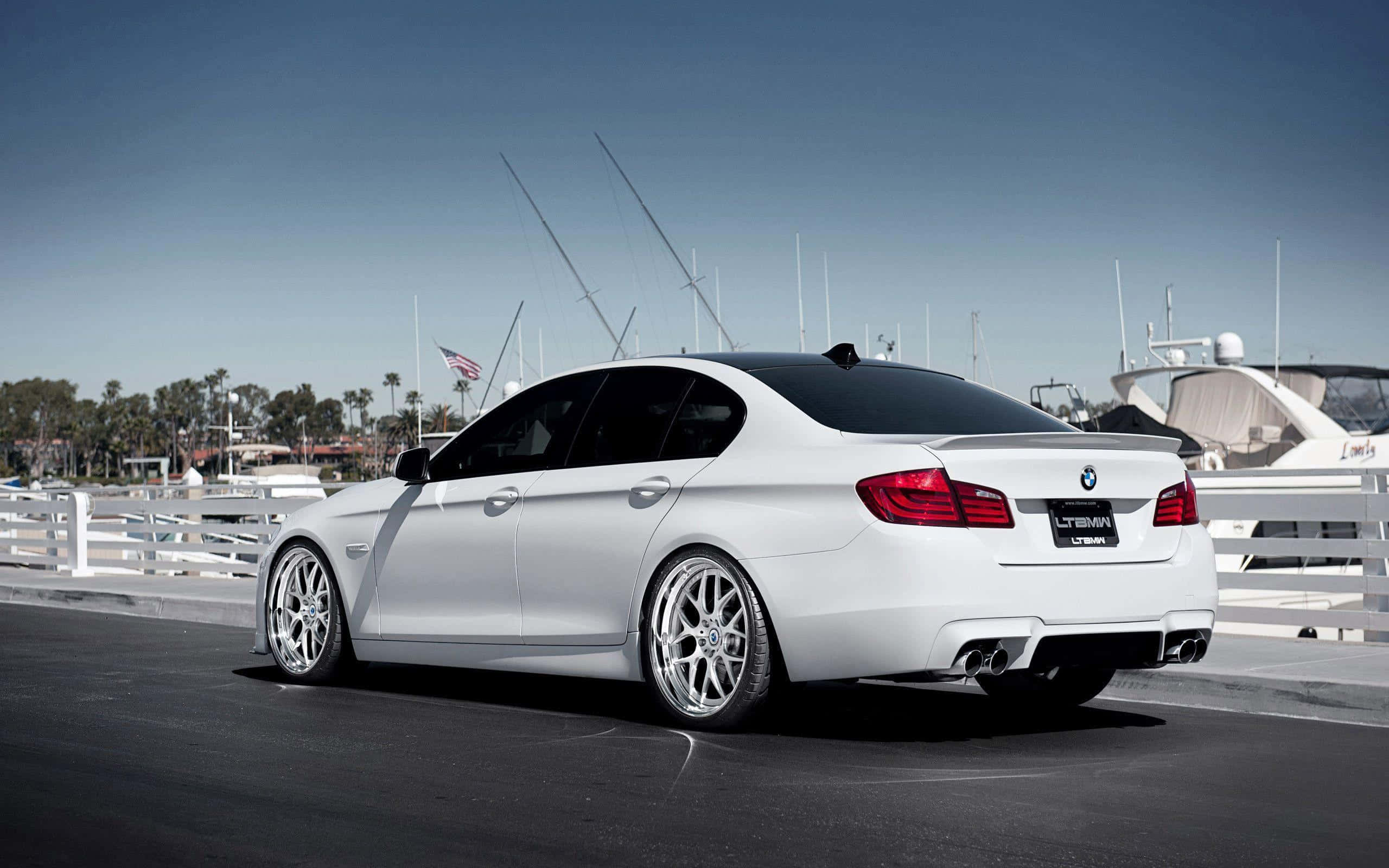BMW M5, white, custom wheels, 2K Desktop Wallpaper