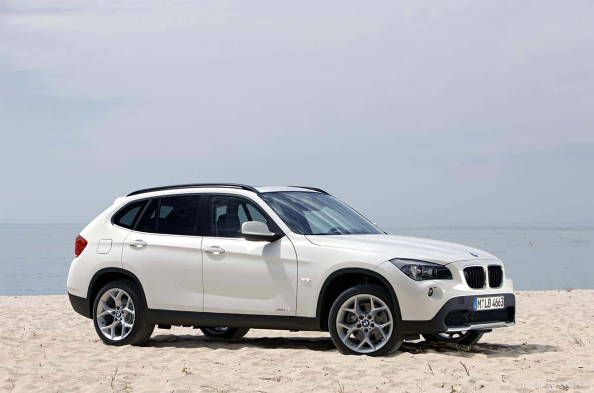BMW X1, white, sandy beach, SD Desktop Wallpaper