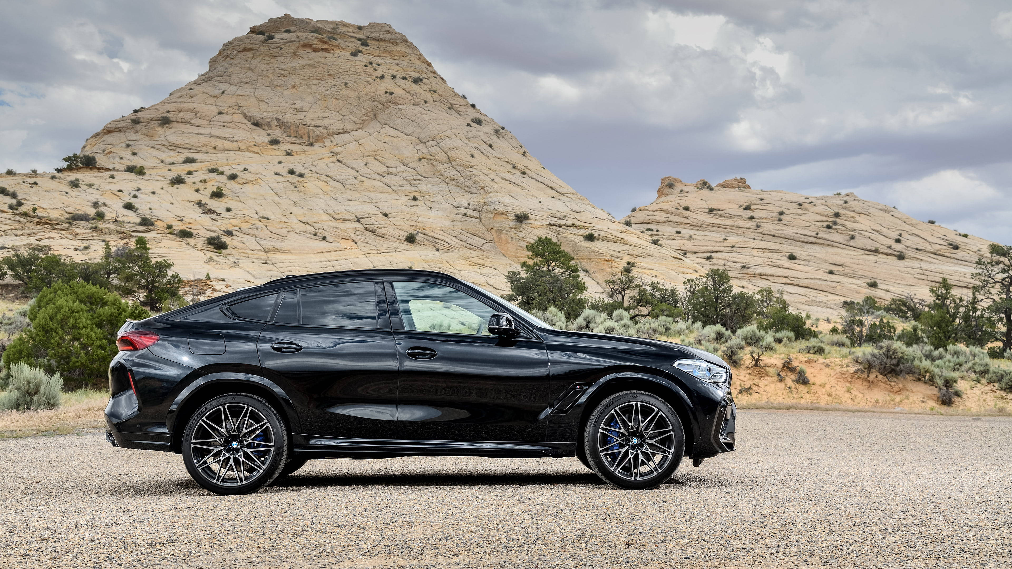 BMW X6 M, black, gravel, 4K Desktop Wallpaper