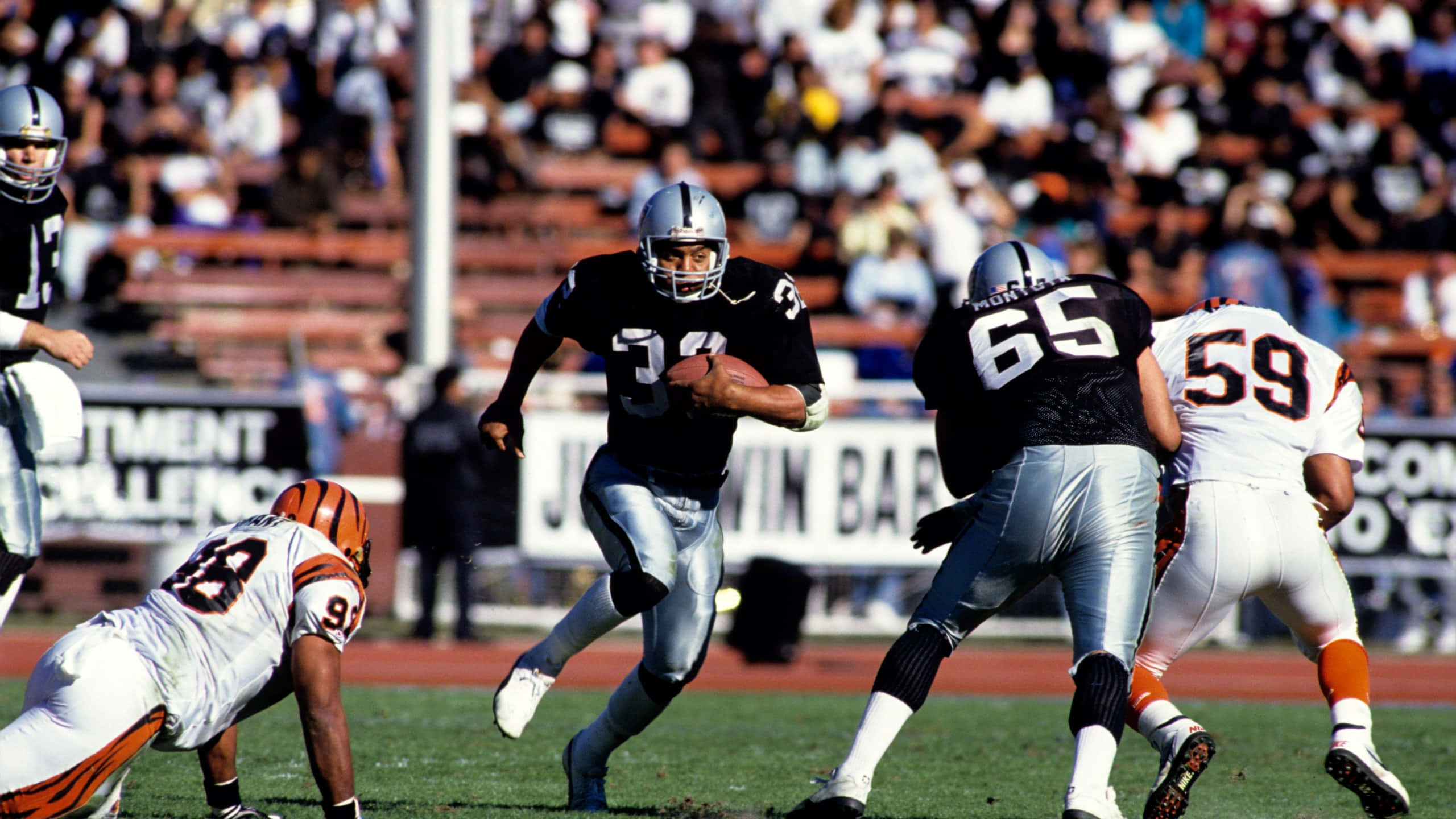 Bo Jackson, football quarterback, black jersey, 2K Desktop Wallpaper