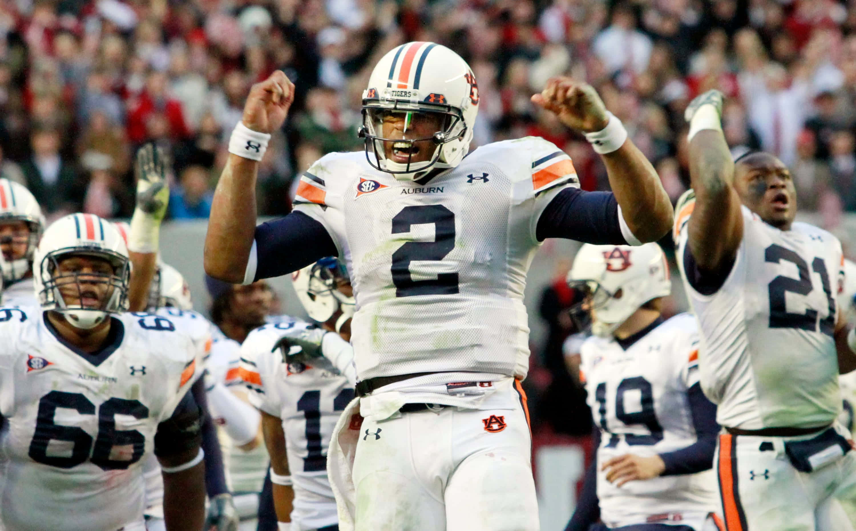 Bo Jackson, Auburn football quarterback number 2, stadium lights, 2K Desktop Wallpaper