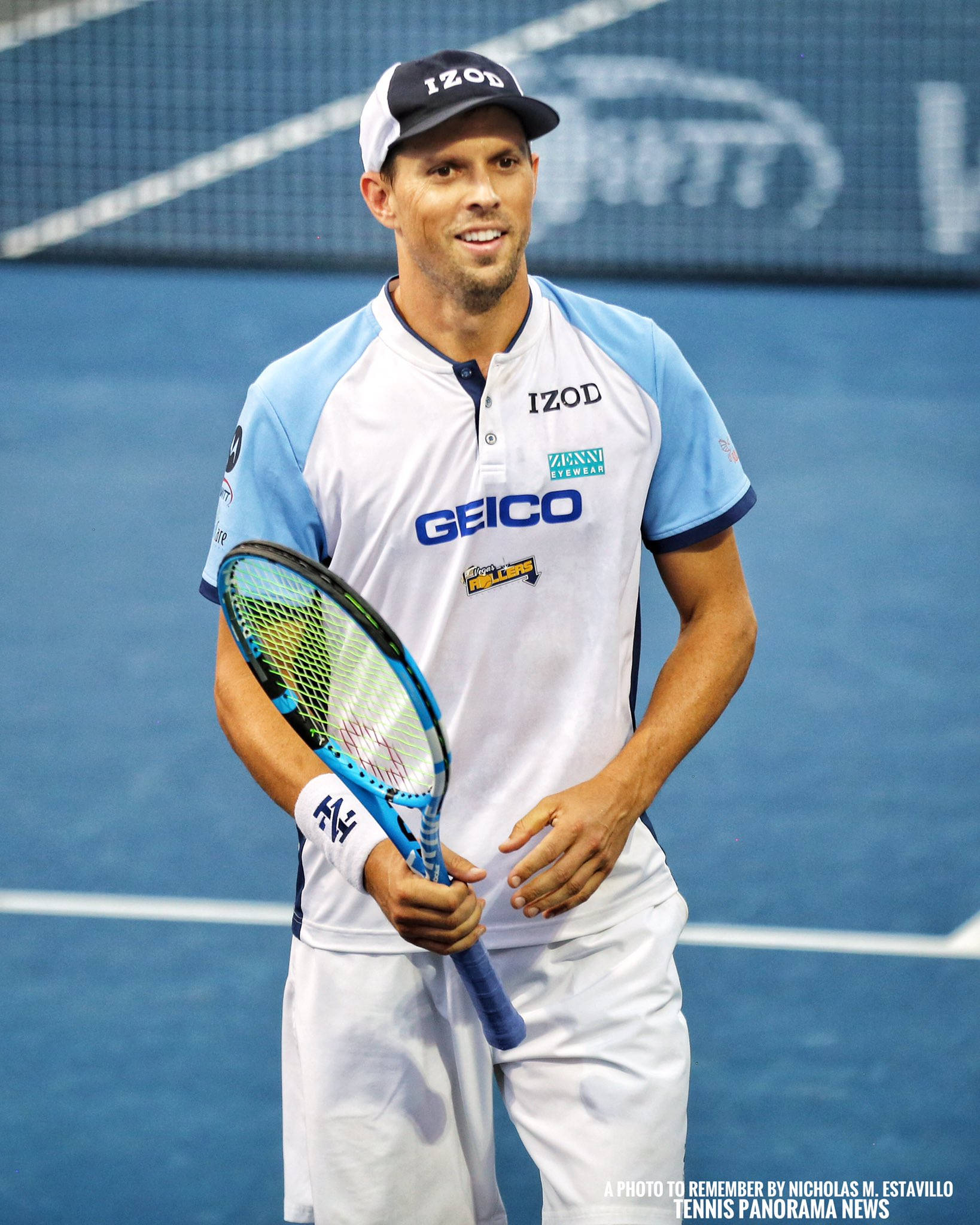 Bob Bryan, light blue and white Izod shirt, racket, Full HD Phone Wallpaper