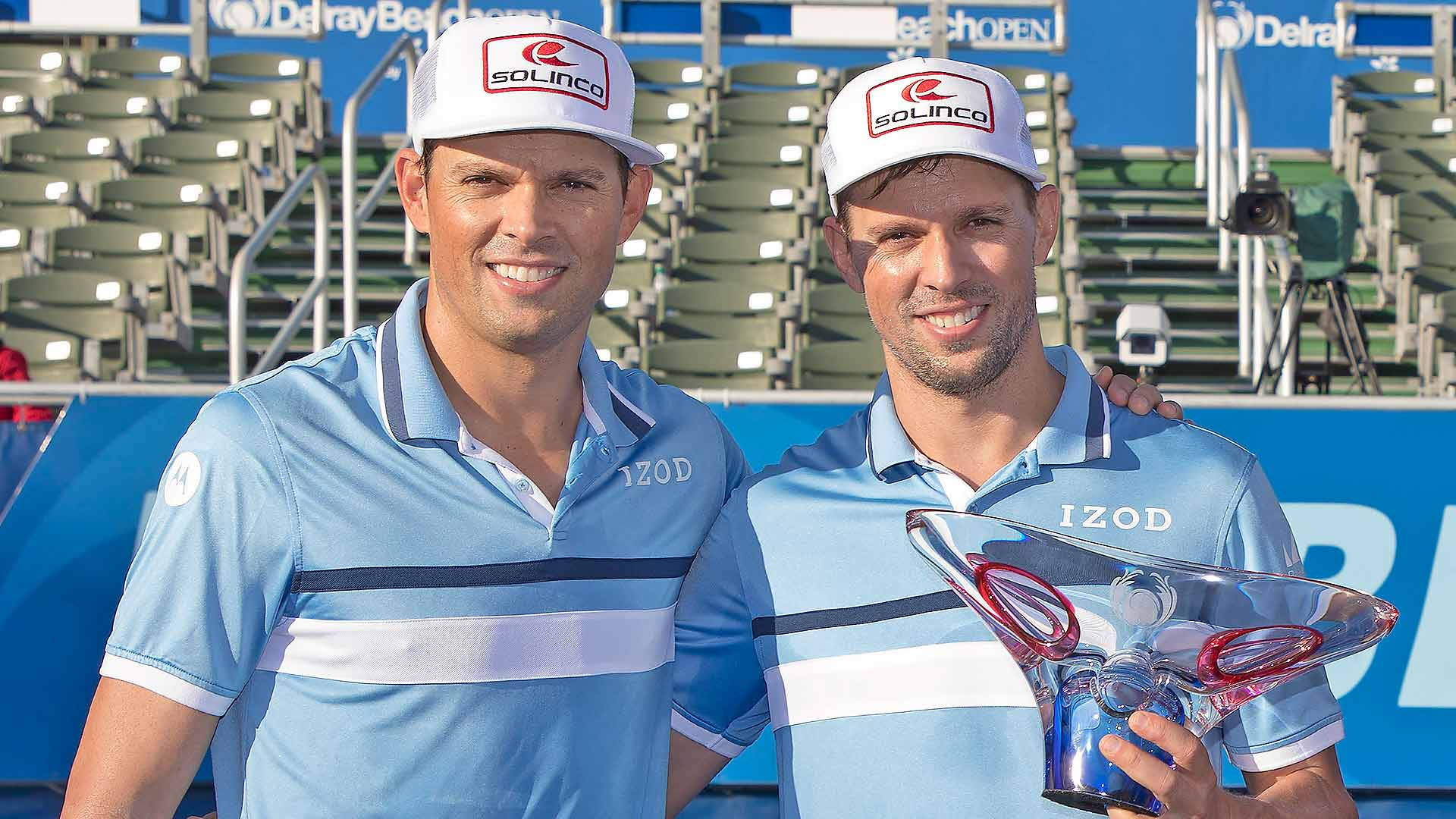 Bob Bryan, blue polo shirts, white caps, Full HD Desktop Wallpaper