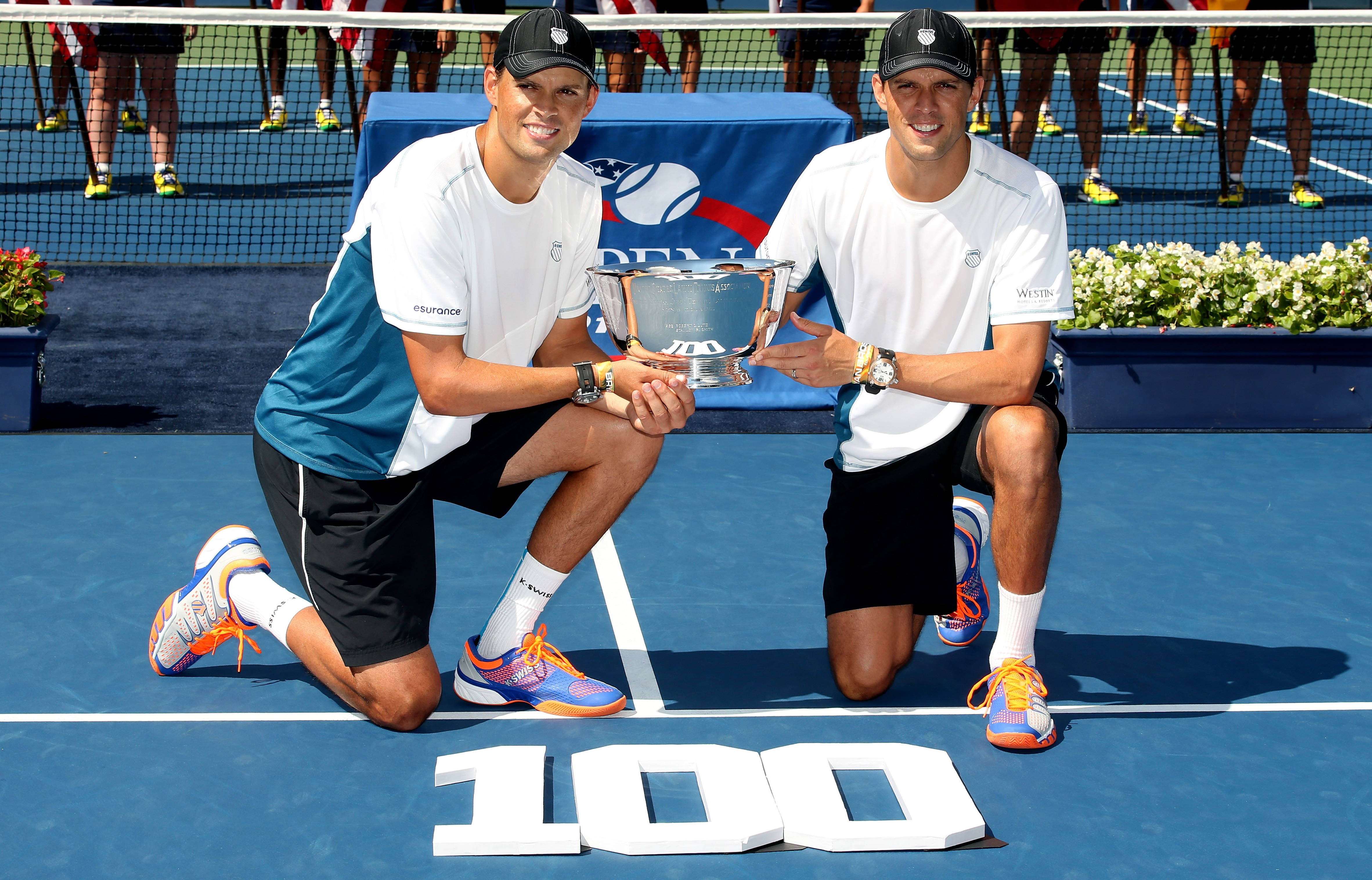 Bob Bryan, silver trophy, large white '100' letters, 4K Desktop Wallpaper
