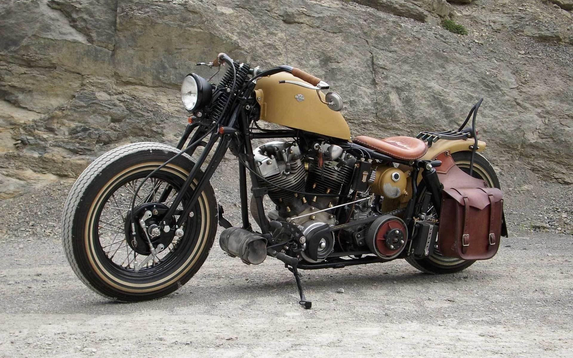 customized bobber motorcycle, tan fuel tank, leather saddlebags, Full HD Desktop Wallpaper