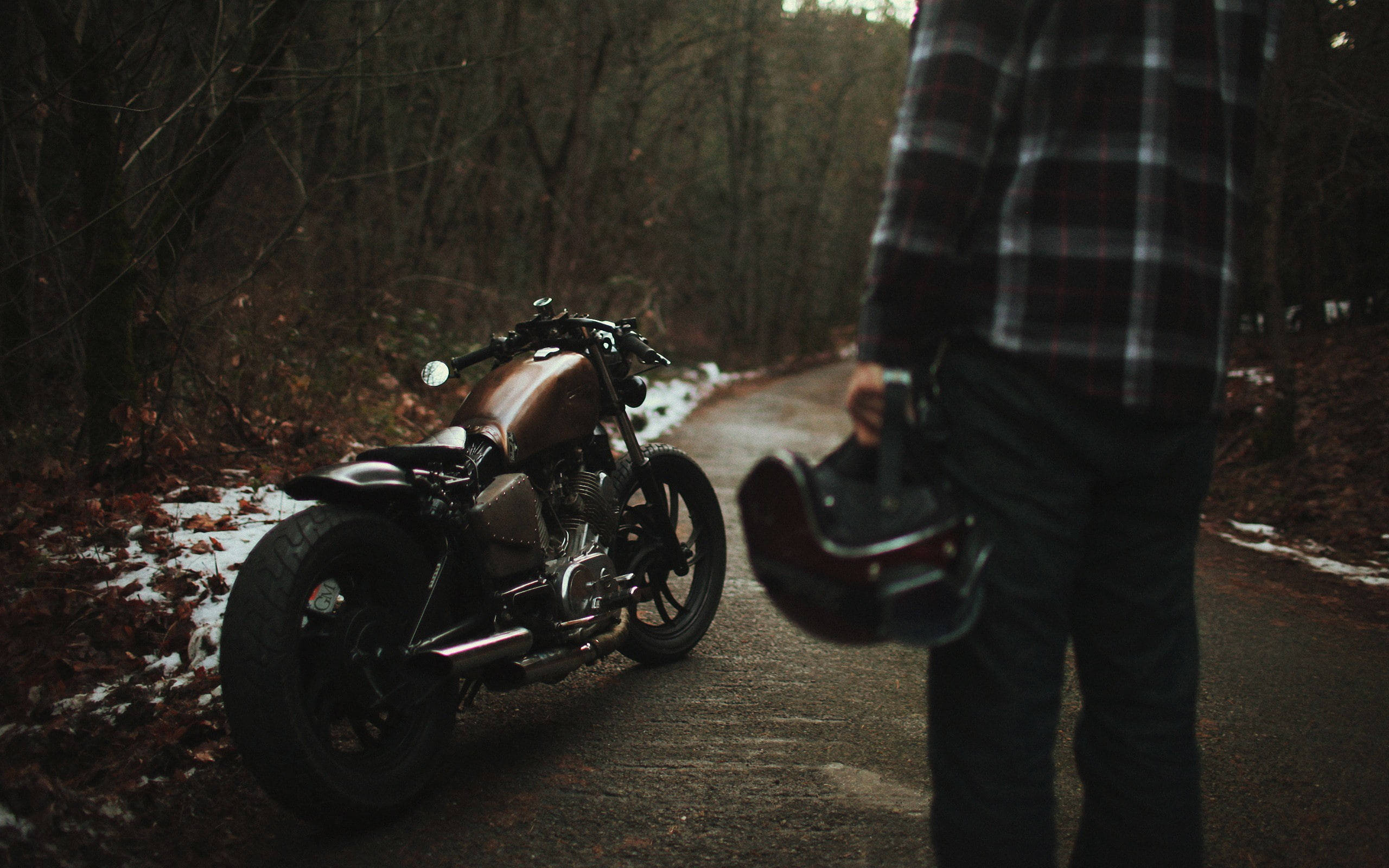 bobber cruiser motorcycle, plaid shirt, custom motorcycle, 2K Desktop Wallpaper
