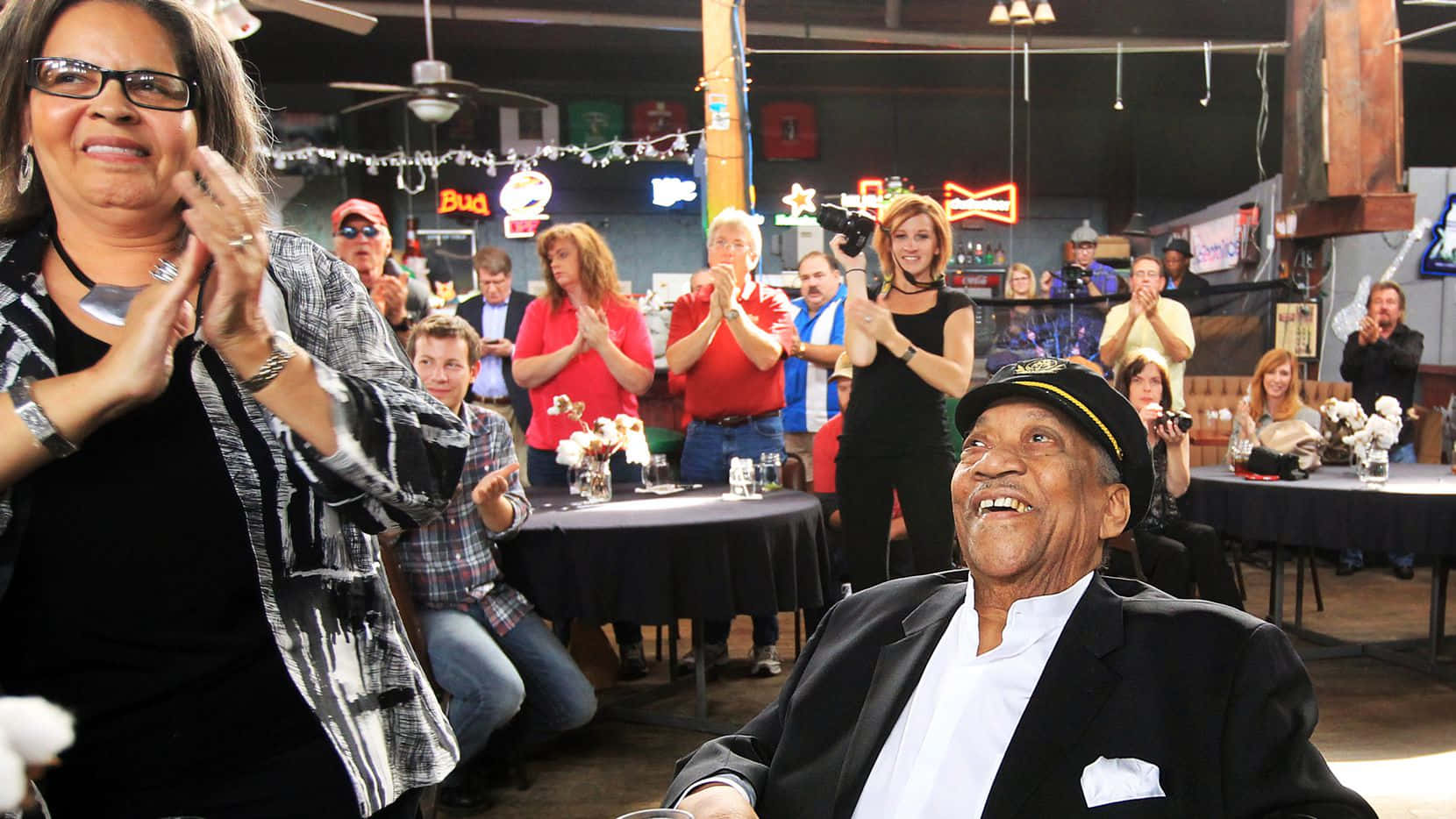 Bobby Blue Bland, live on stage, suit and cap, HD Desktop Wallpaper