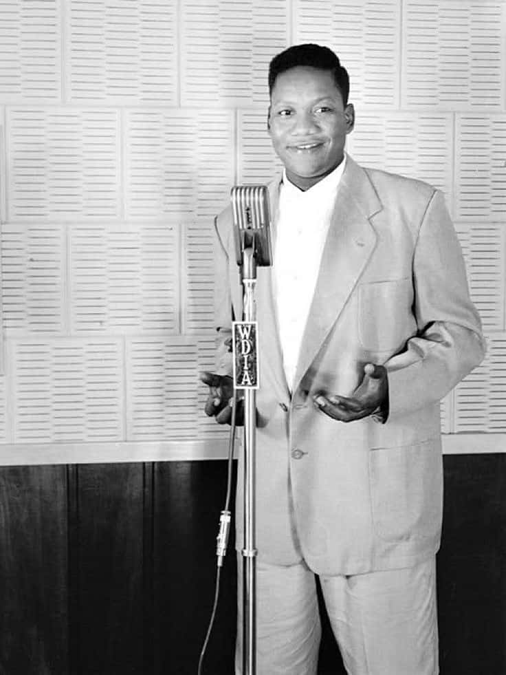 Bobby Blue Bland, vintage microphone, studio, SD Phone Wallpaper
