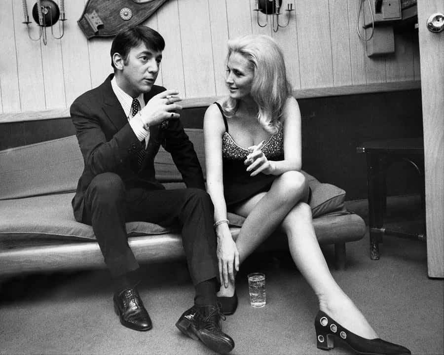 Bobby Darin, suit, blonde woman, SD Desktop Wallpaper