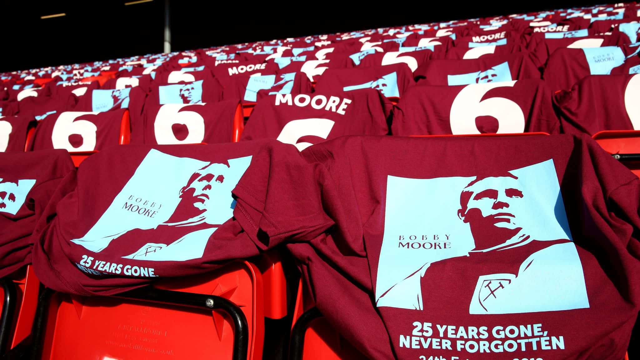 Bobby Moore, number 6, maroon t-shirts, Full HD Desktop Wallpaper