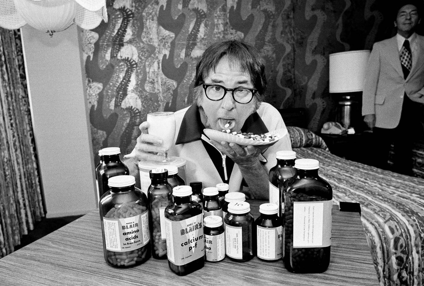 Bobby Riggs, glasses, glass of milk, HD Desktop Wallpaper