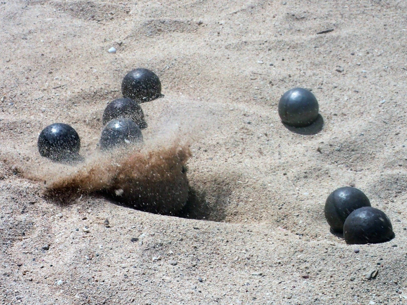 bocce ball, black aesthetic, sand, HD Desktop Wallpaper