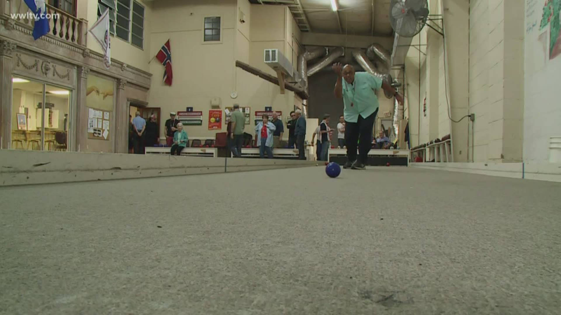 bocce ball court, indoor lane, teal shirt, Full HD Desktop Wallpaper