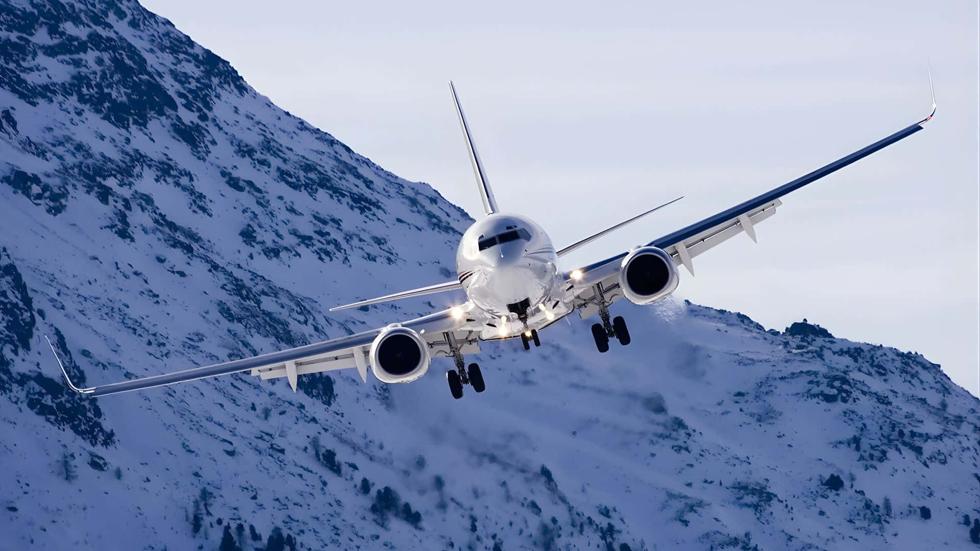 Boeing 737, mountain approach, snowcapped mountains, Full HD Desktop Wallpaper