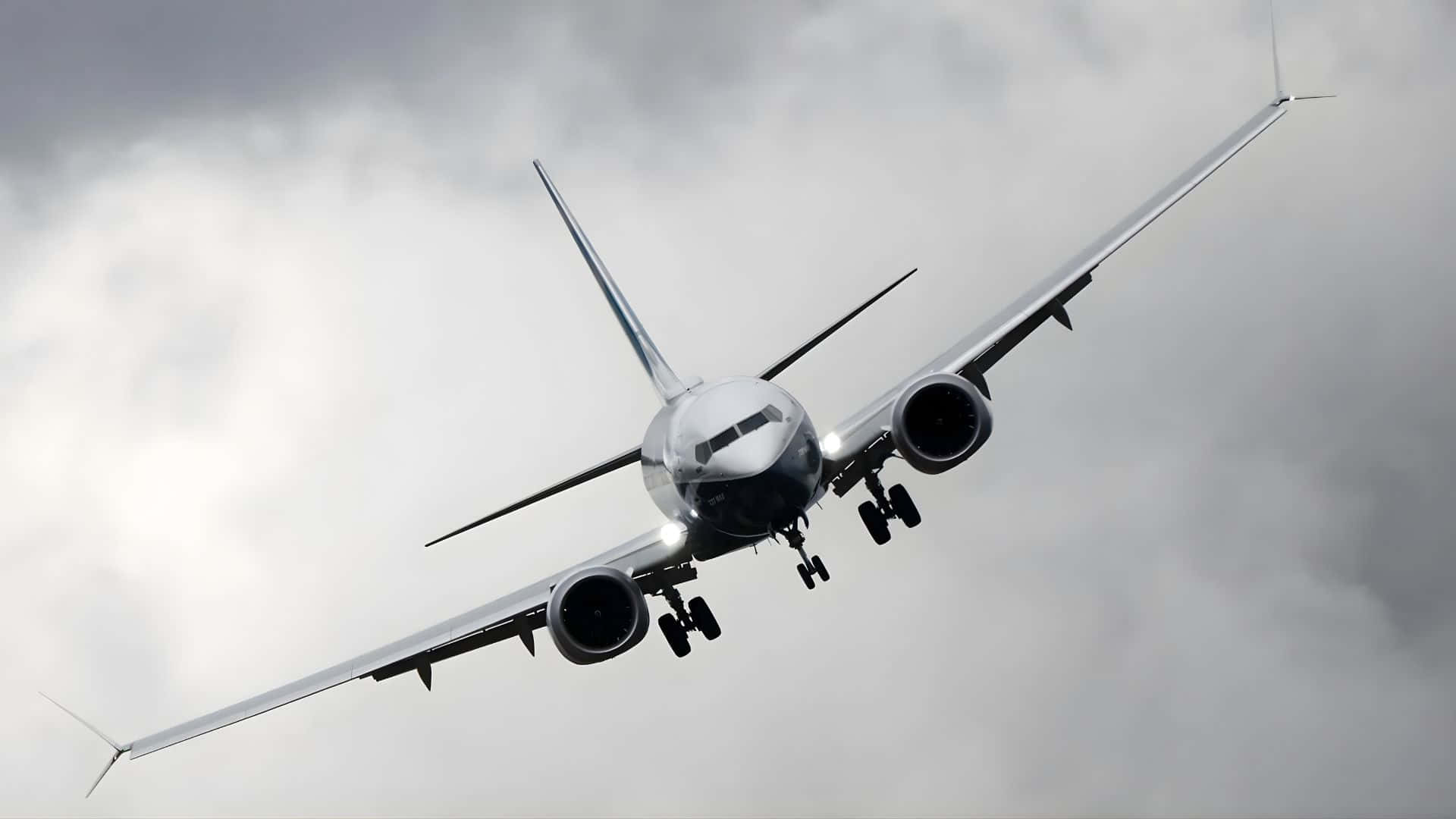 Boeing 737, landing gear down, cloudy sky, Full HD Desktop Wallpaper