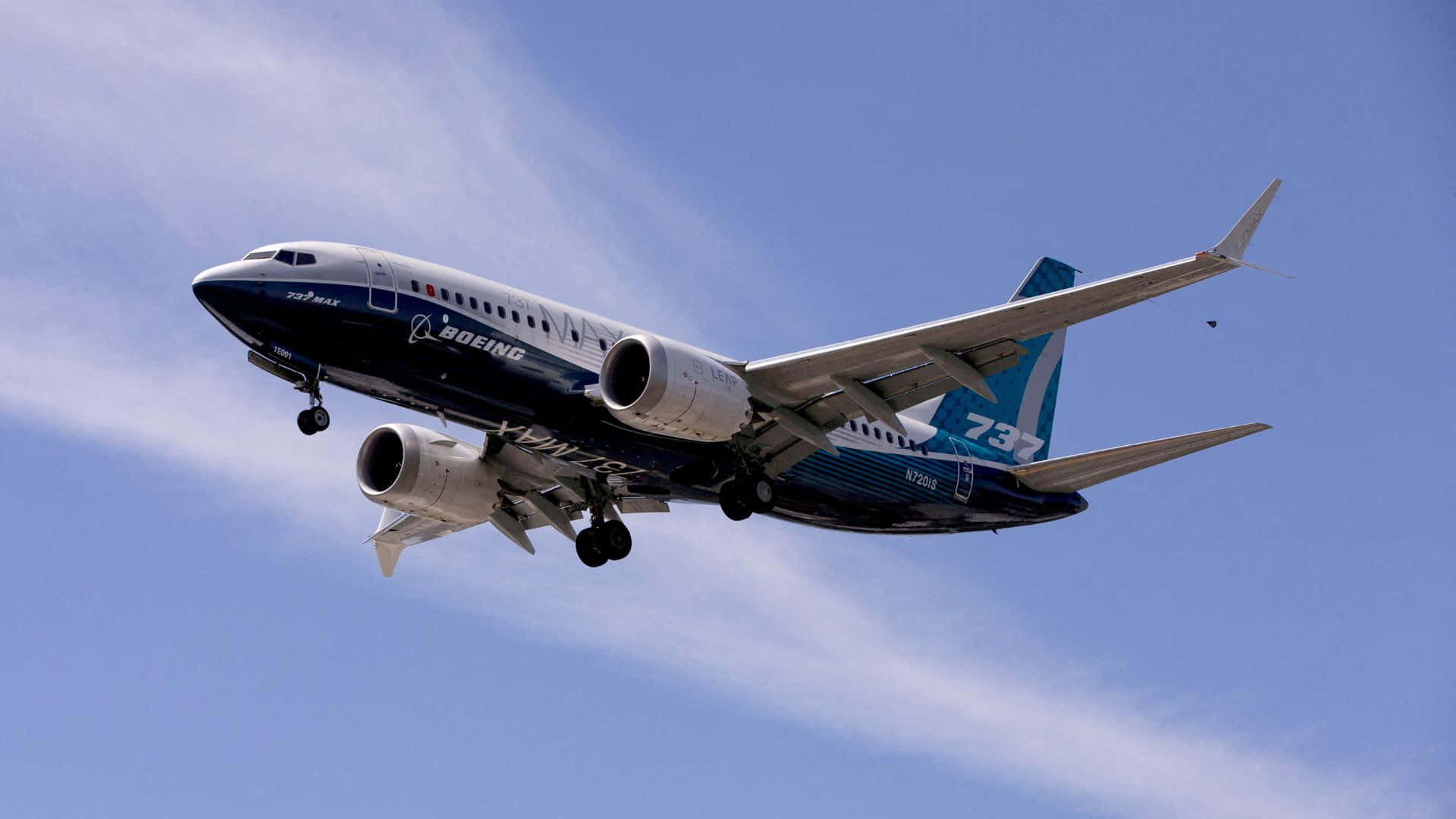 Boeing 737, landing gear down, clear blue sky, Full HD Desktop Wallpaper